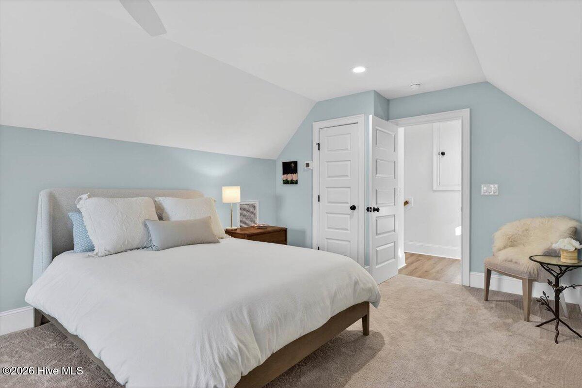 100548349 | Photo 57