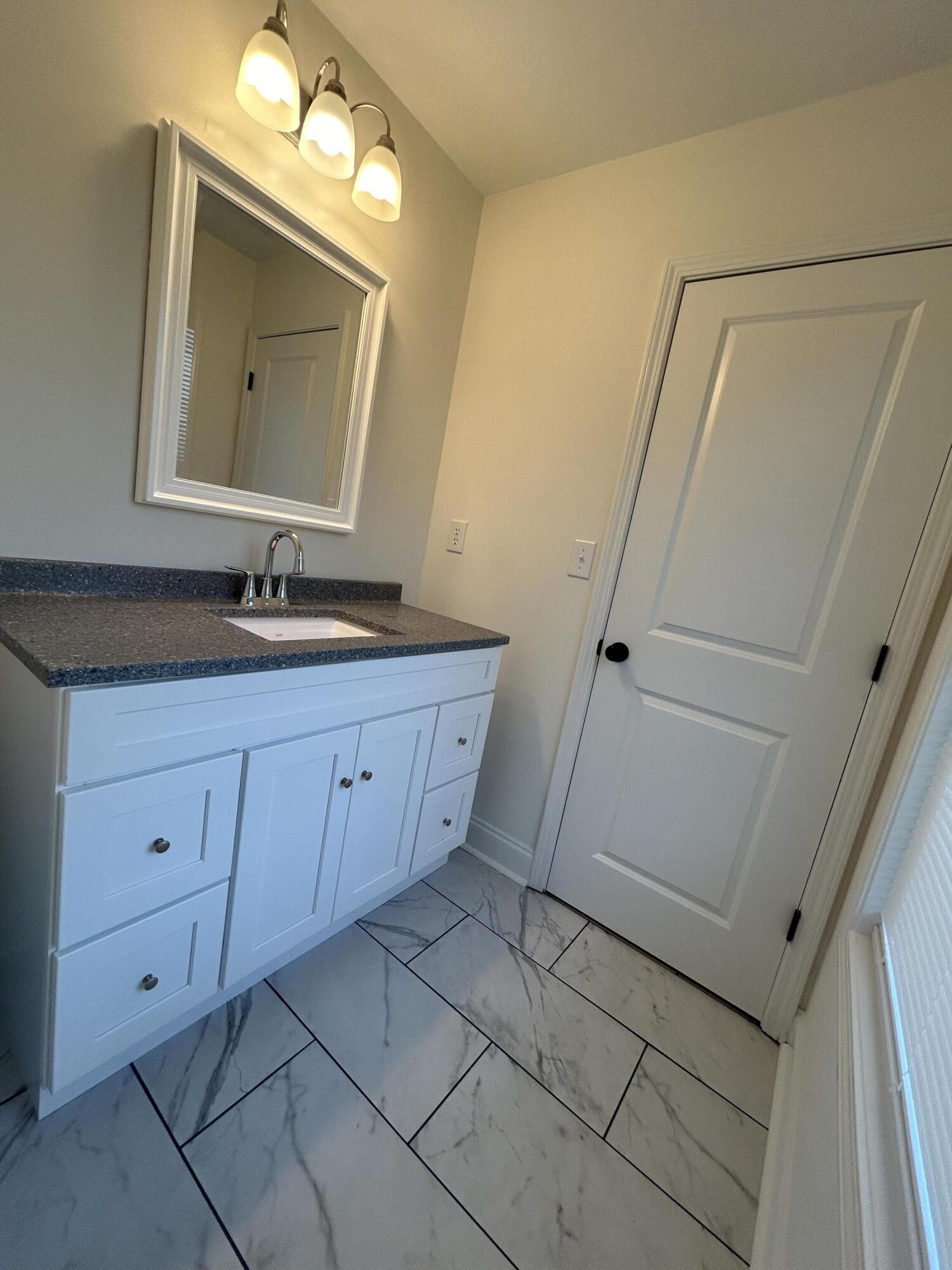15 Fifteenth Pic - Bathroom 1
