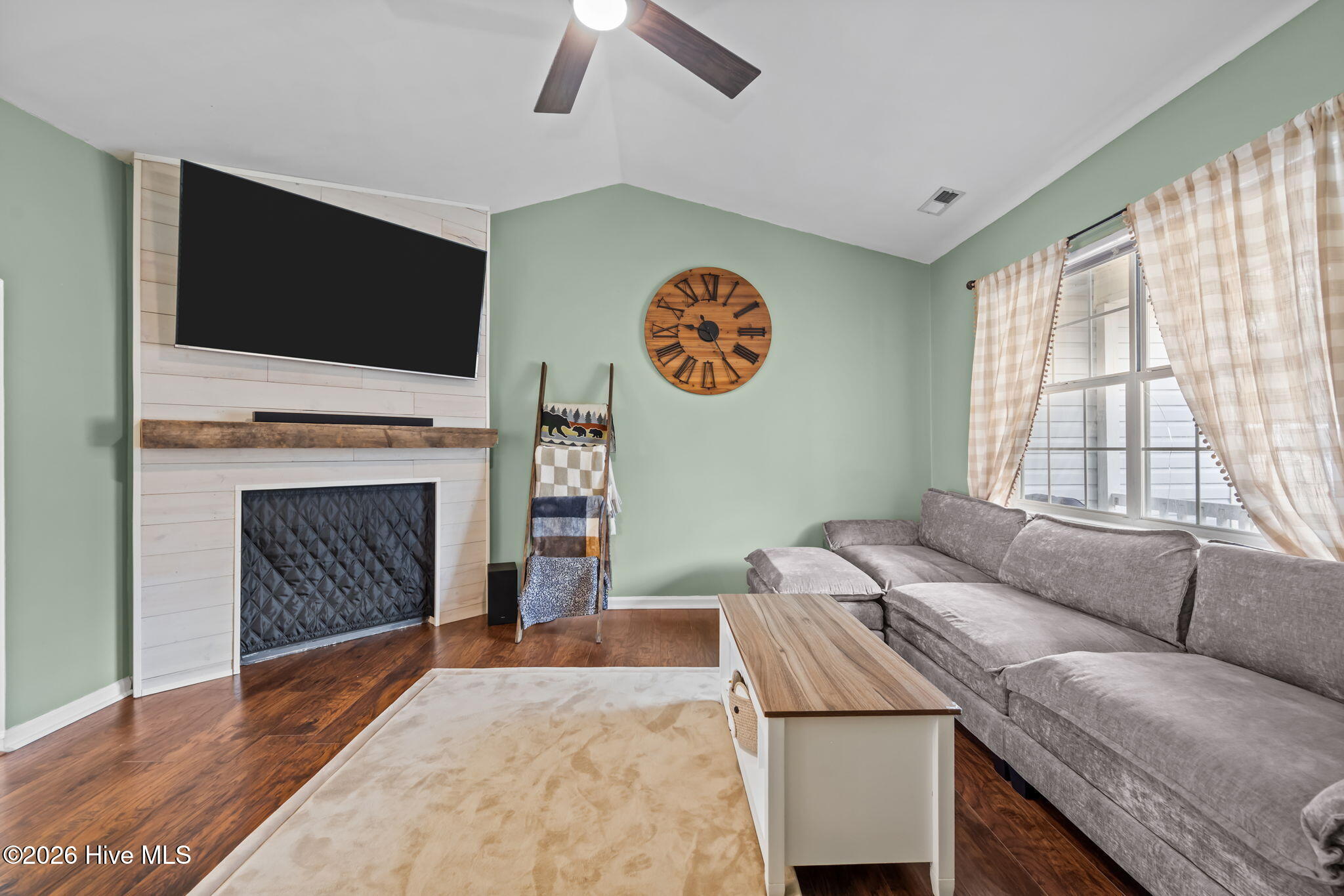 100558833 | Photo 10