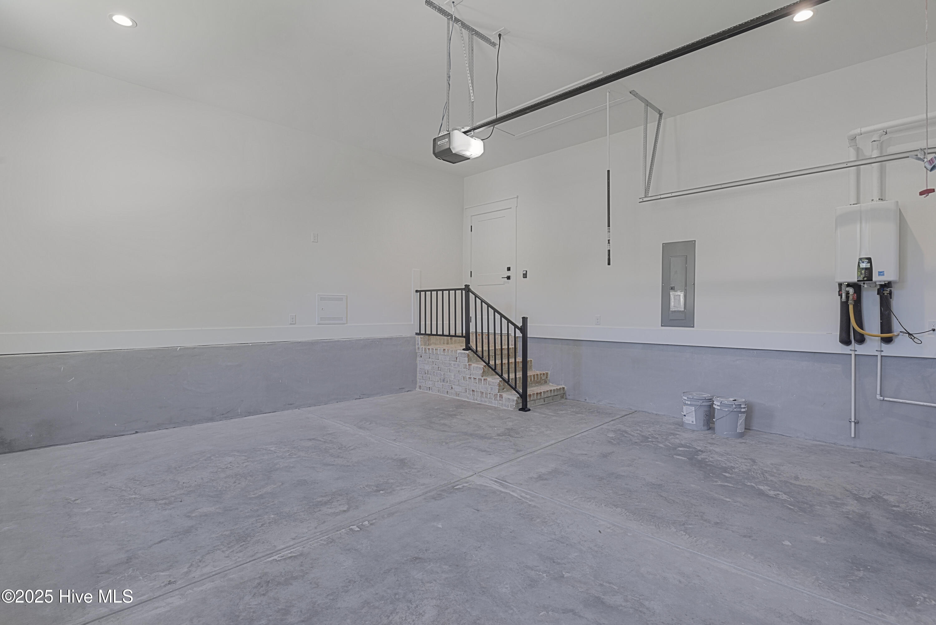 100541947 | Photo 43