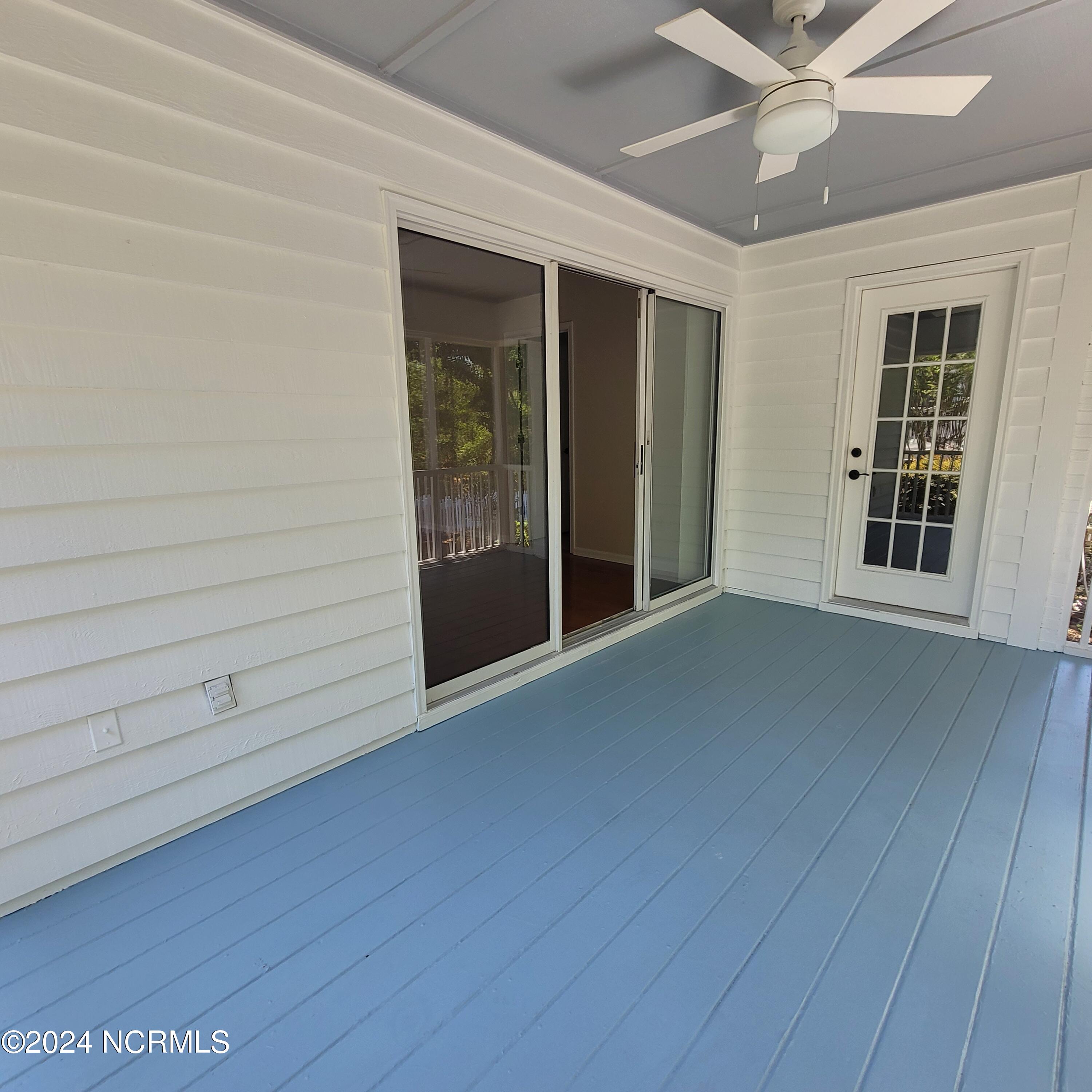 100544715 | Photo 28