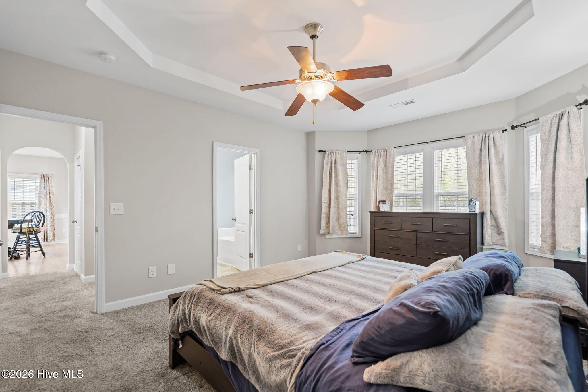 100561090 | Photo 22