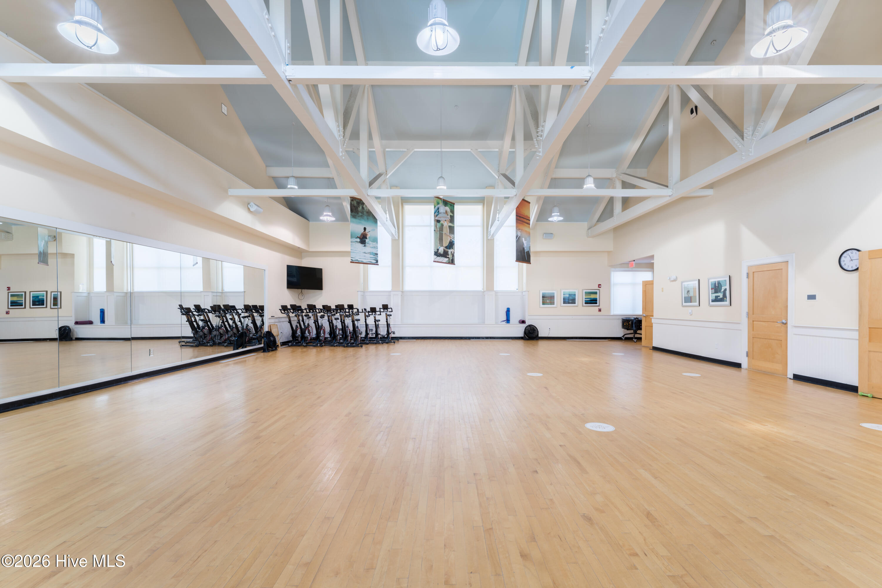 100553461 | Photo 59