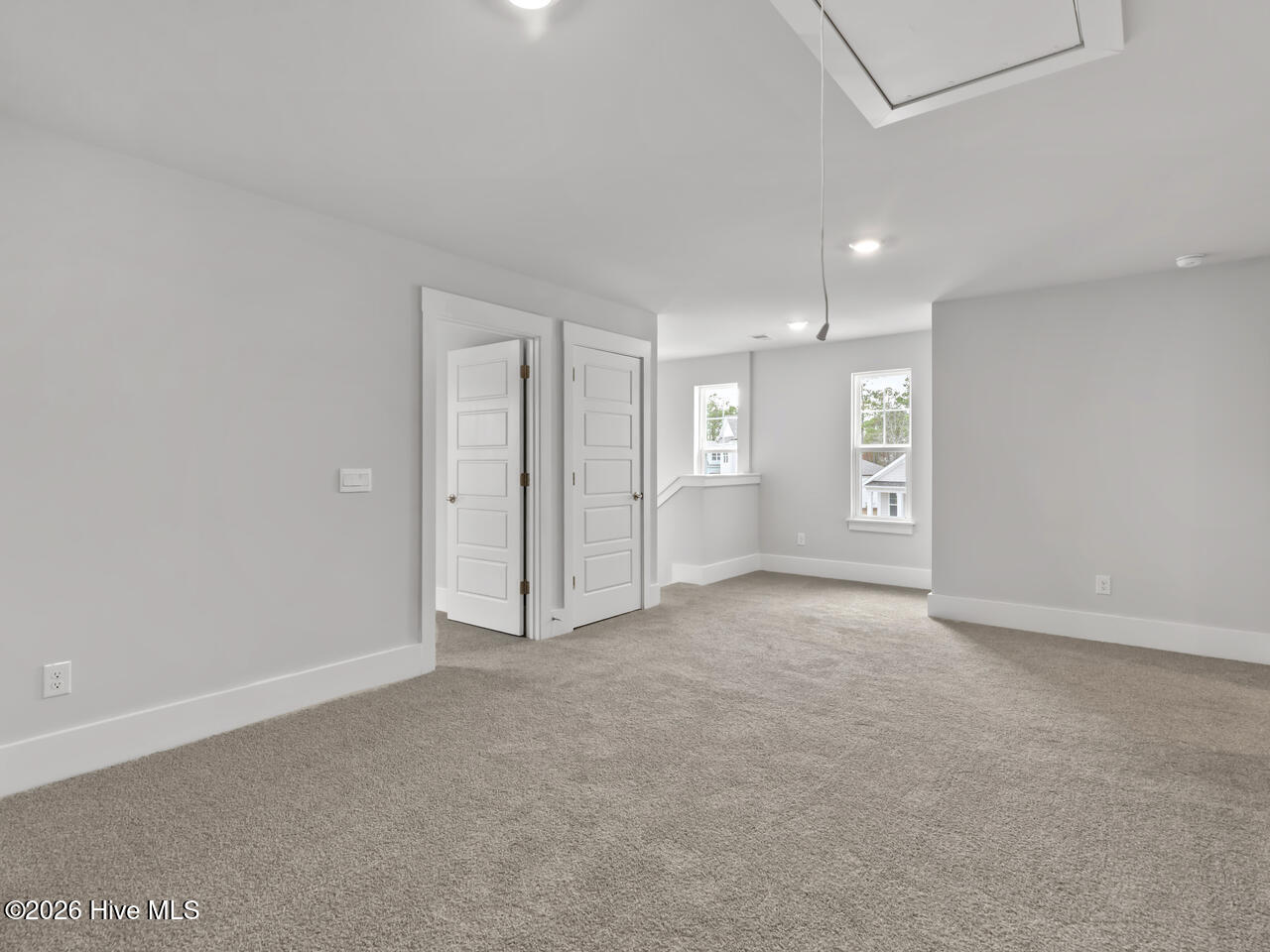 100557631 | Photo 32