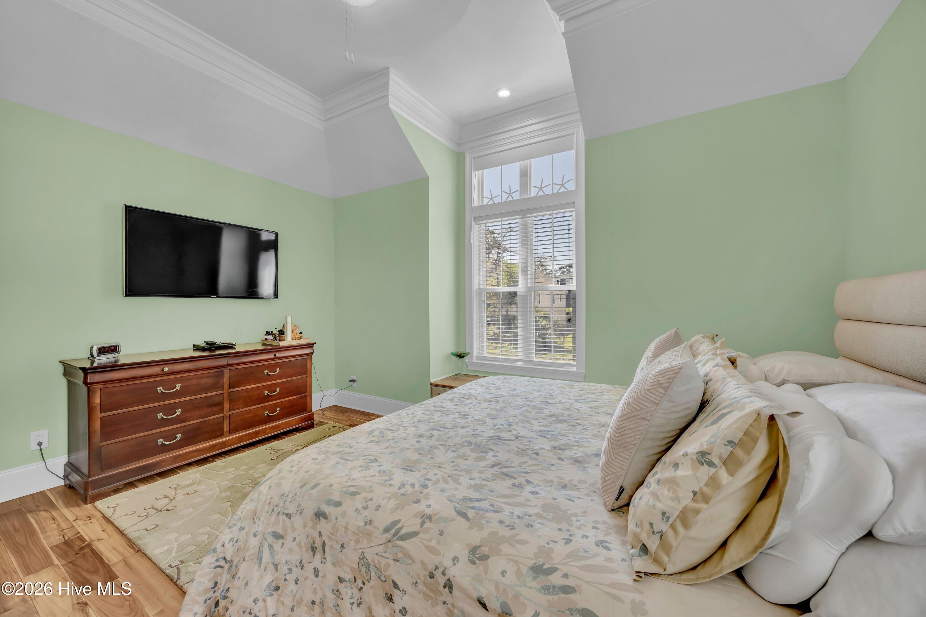 100569369 | Photo 30