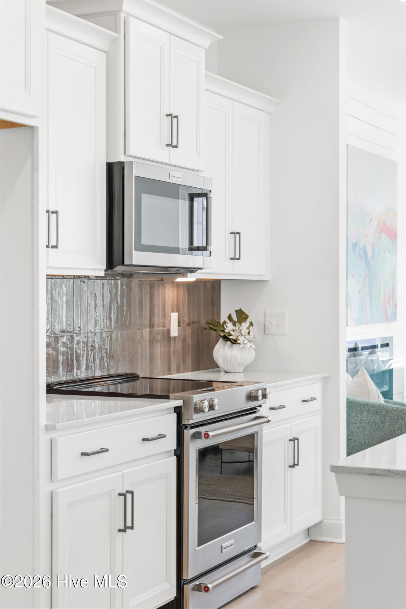 100562029 | Photo 22