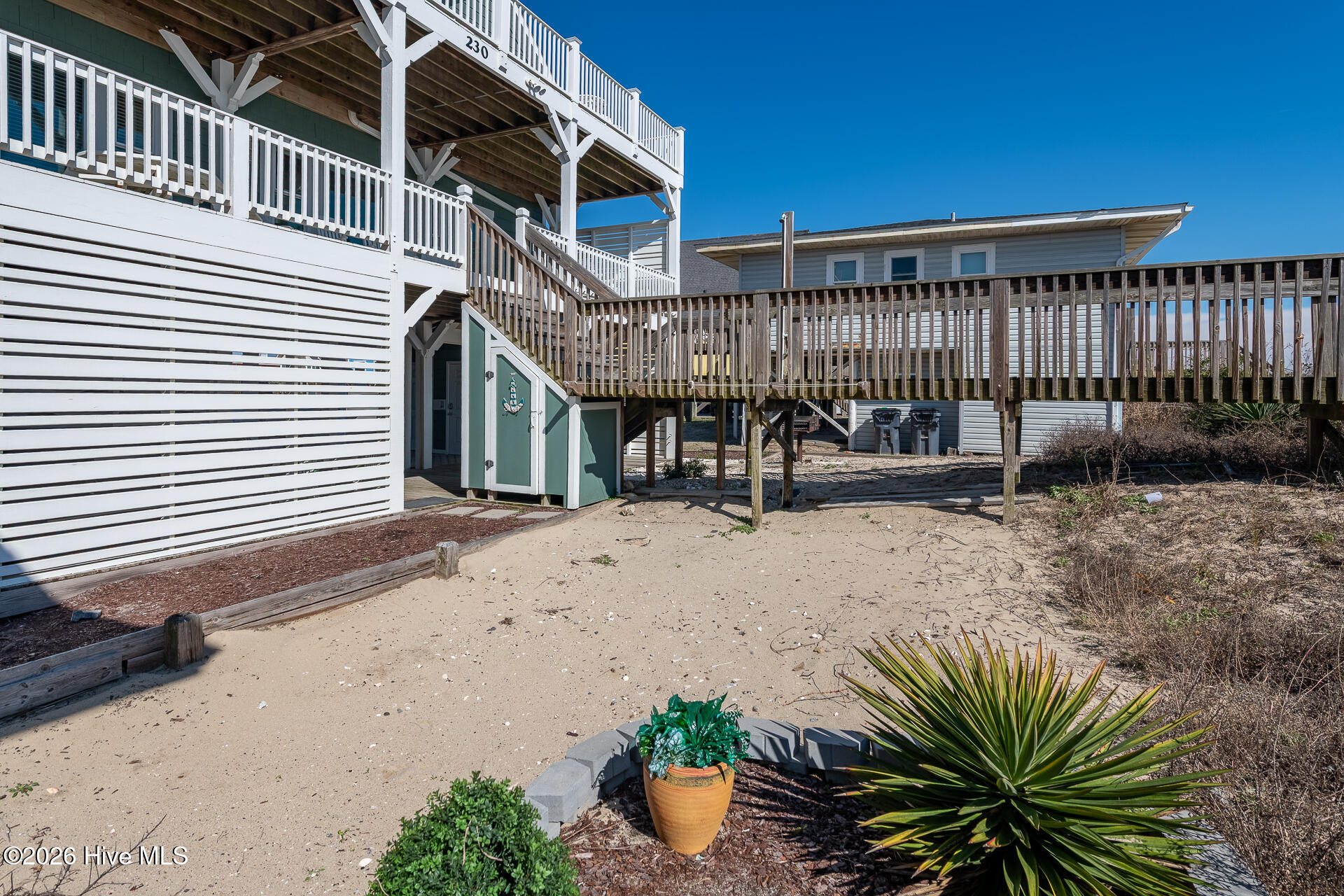 100558758 | Photo 44