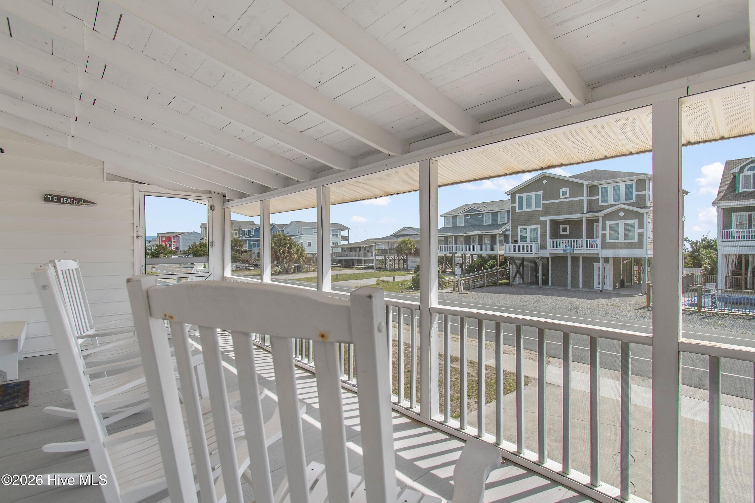 100561675 | Photo 44