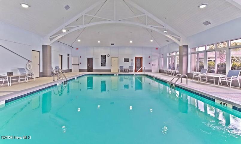 100563652 | Photo 21