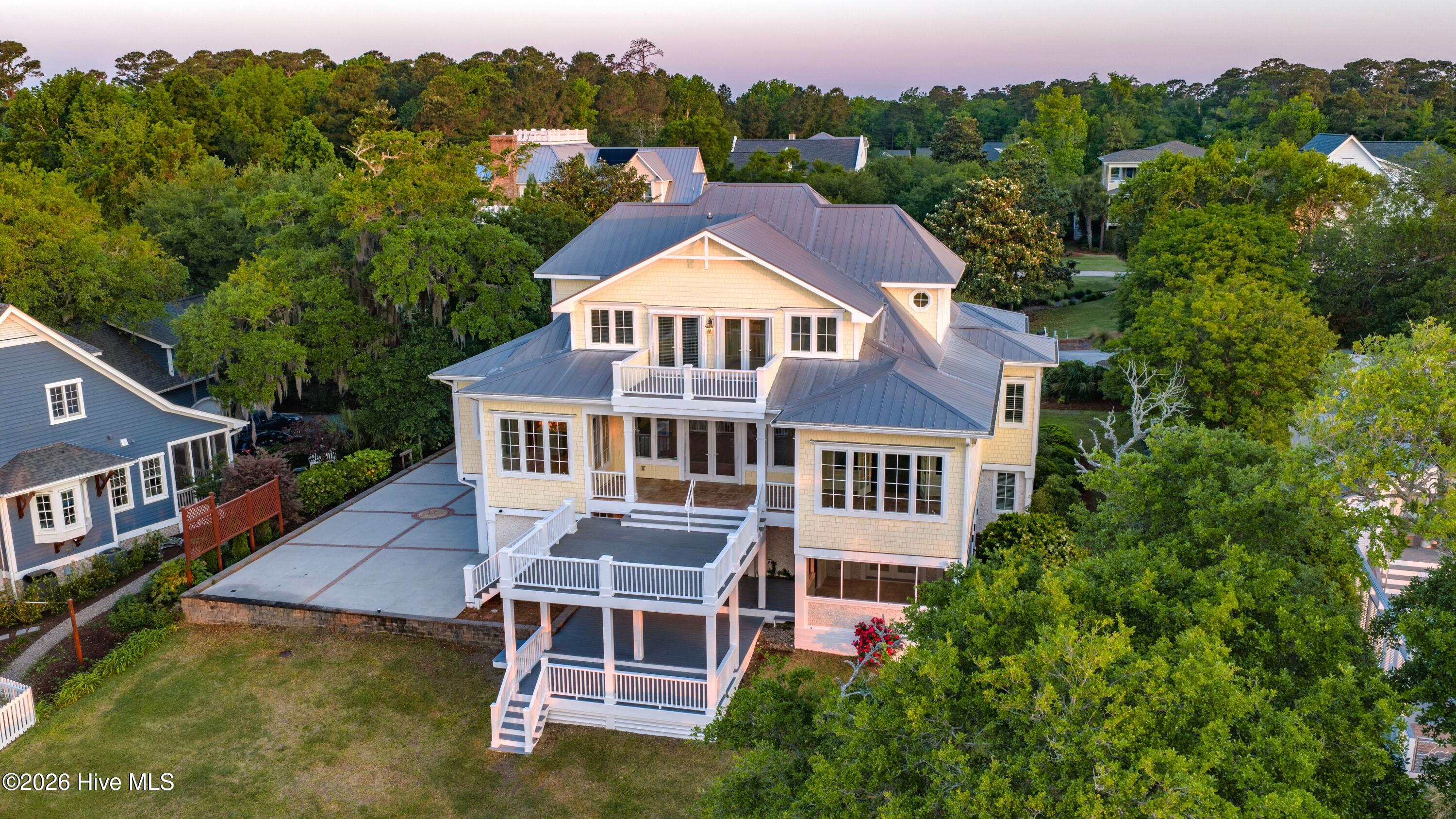 100569484 | Photo 97