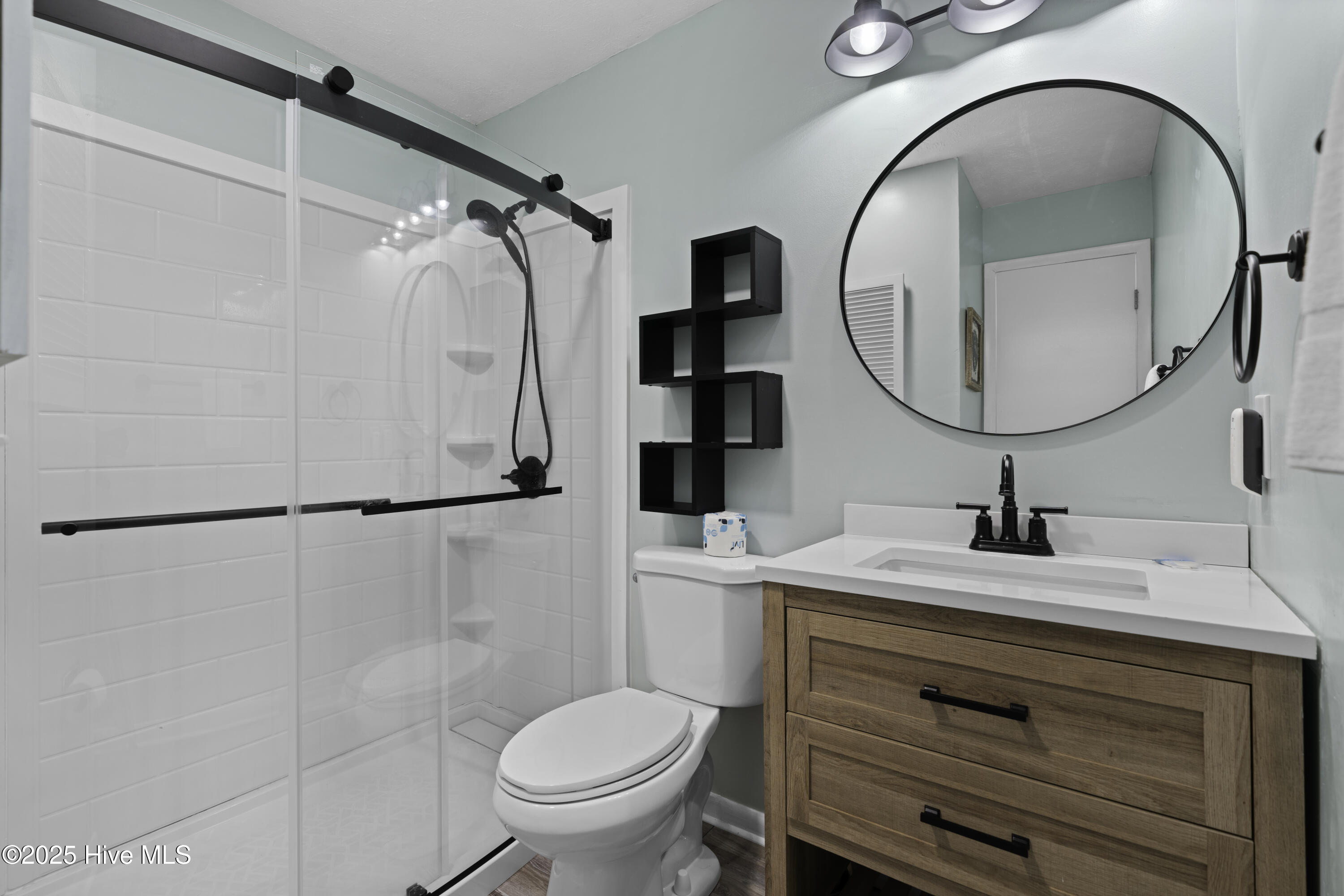 100560966 | Photo 27