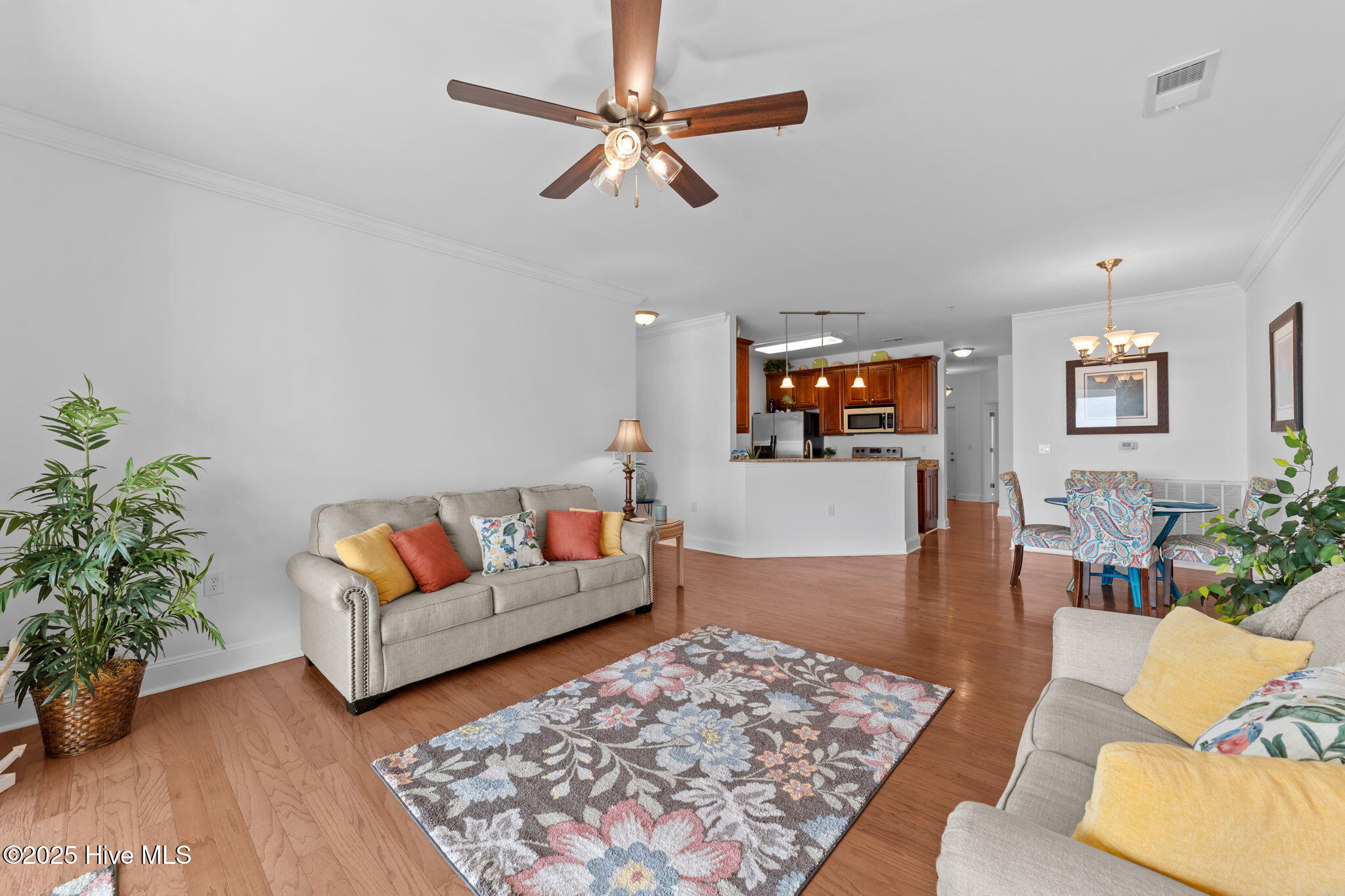 100532538 | Photo 21