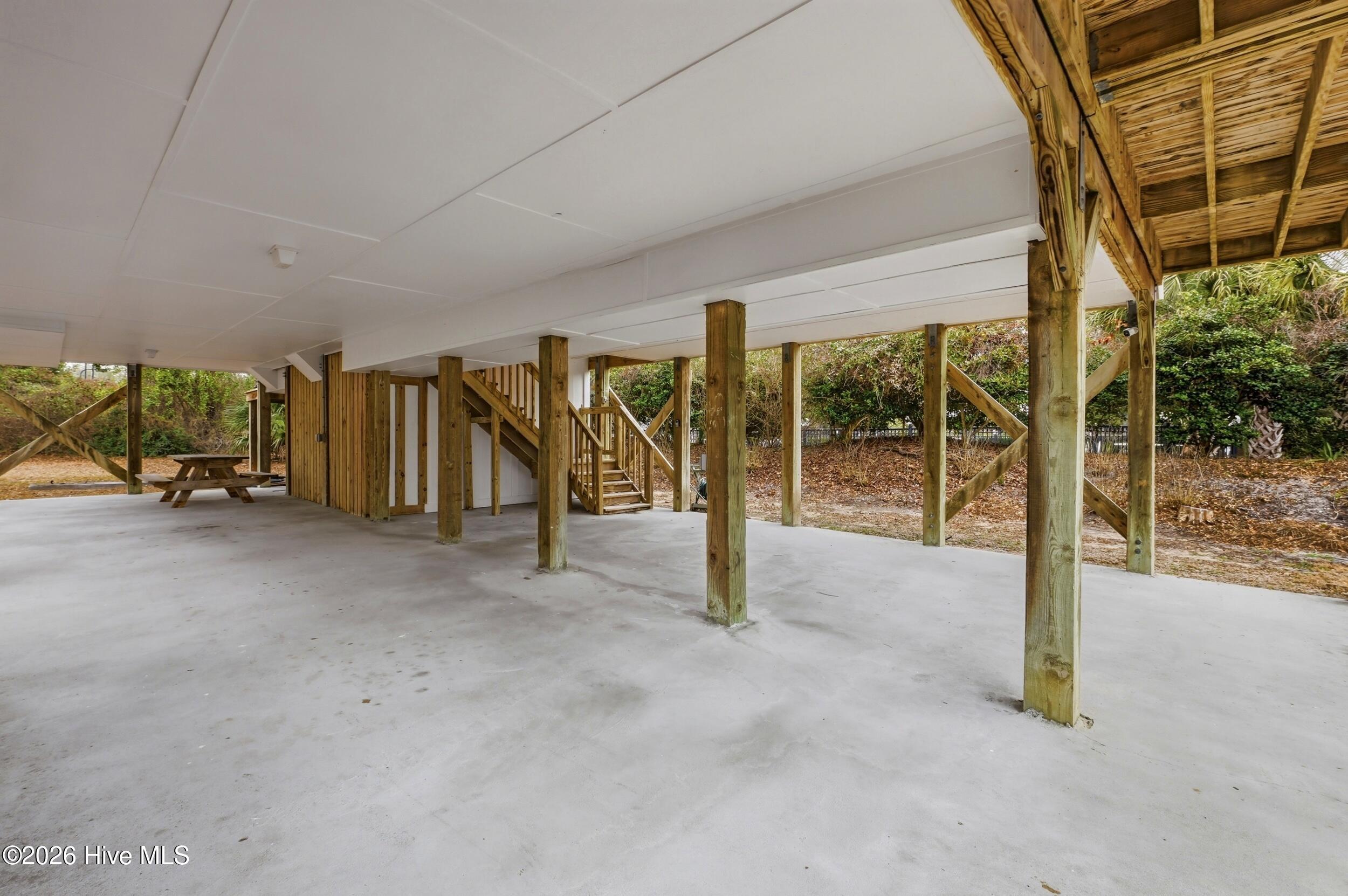 100557500 | Photo 43