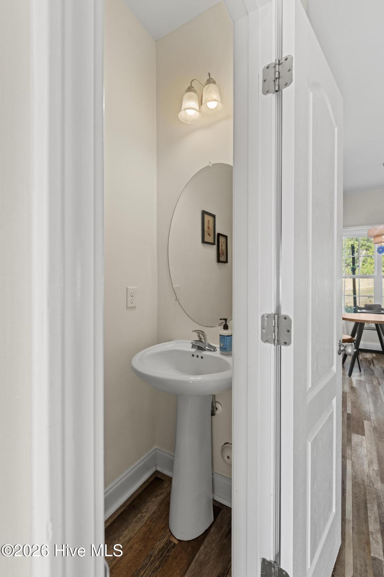 100564842 | Photo 13