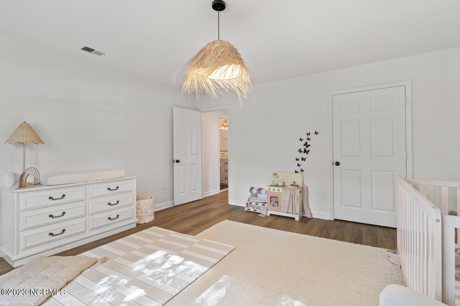 100544428 | Photo 26