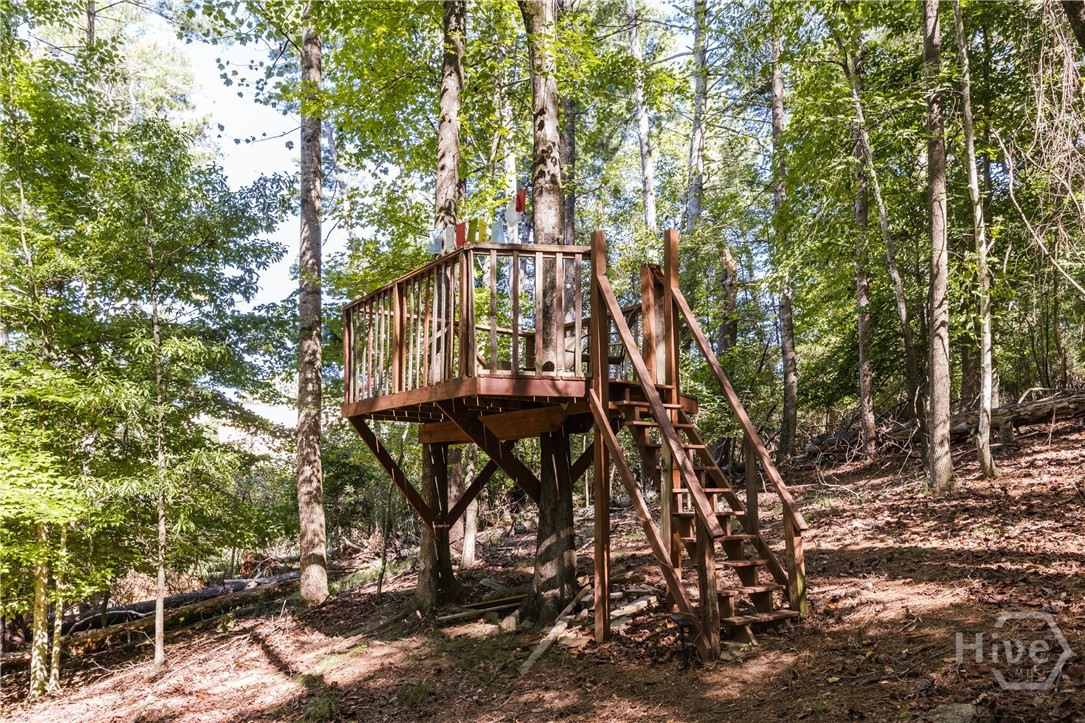 3383 Wolf Drive
