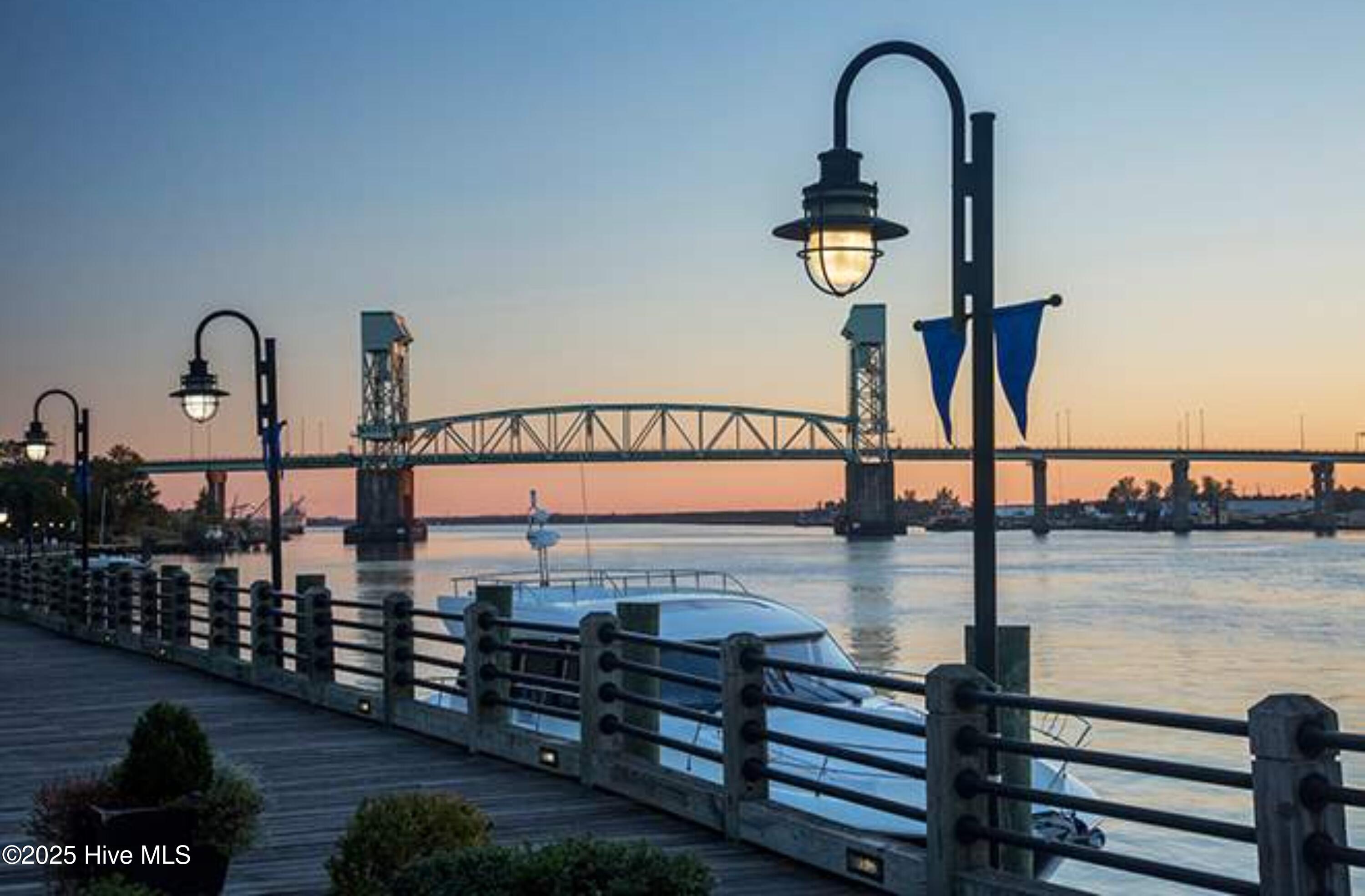 100534490 | Photo 43