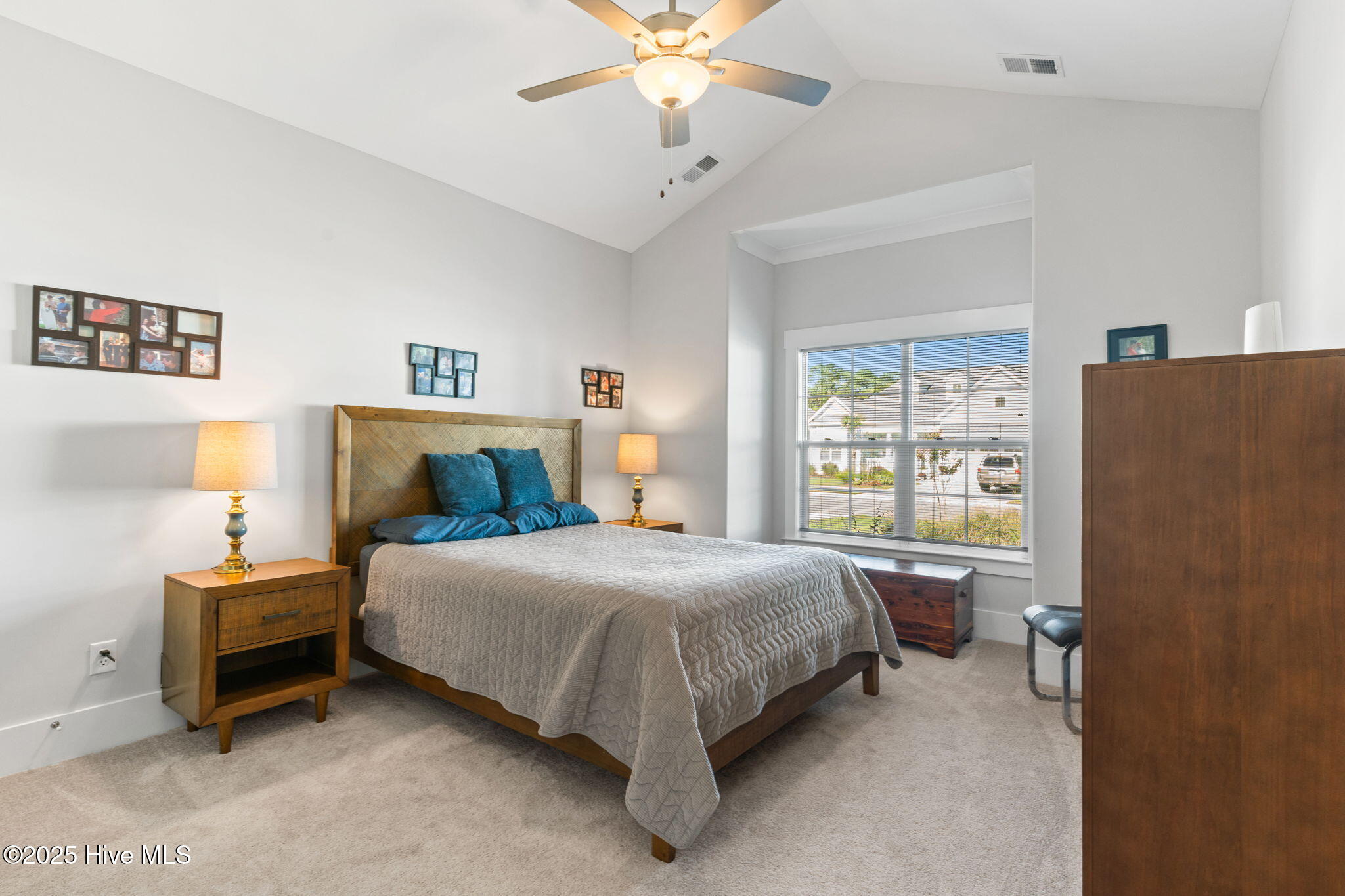 100534484 | Photo 50