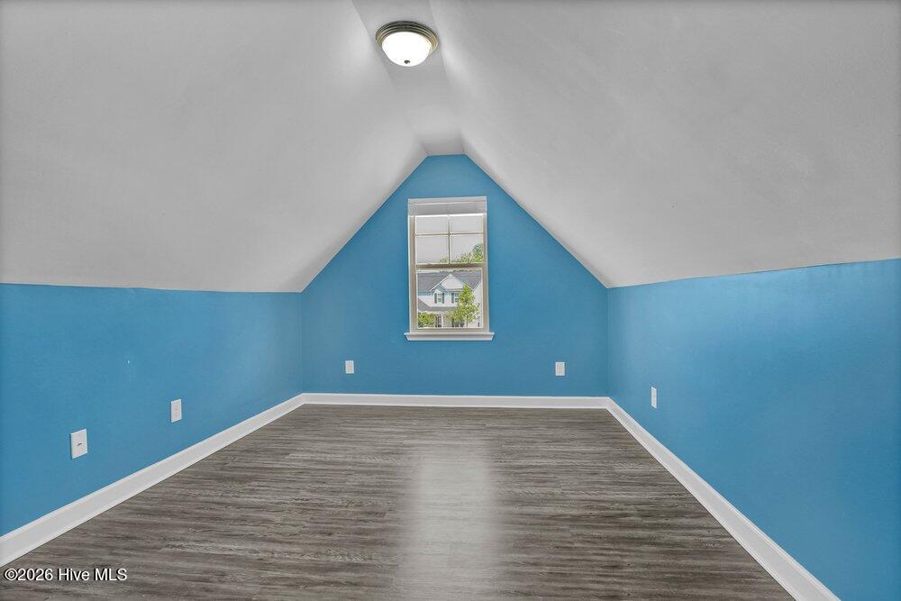 100567817 | Photo 23