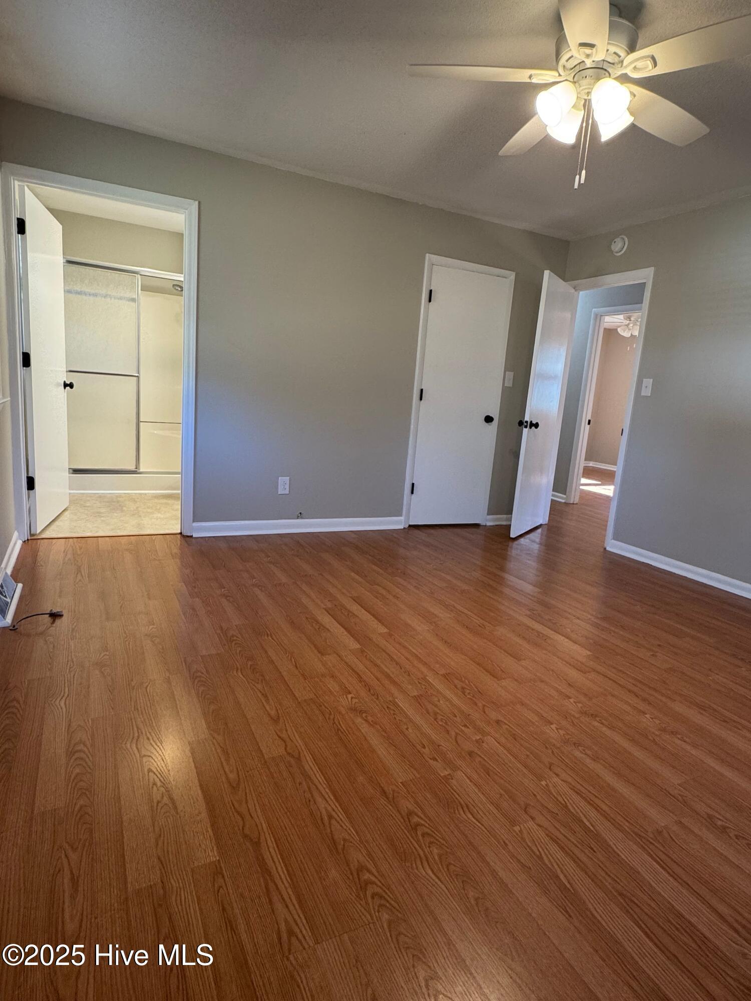 100542072 | Photo 24