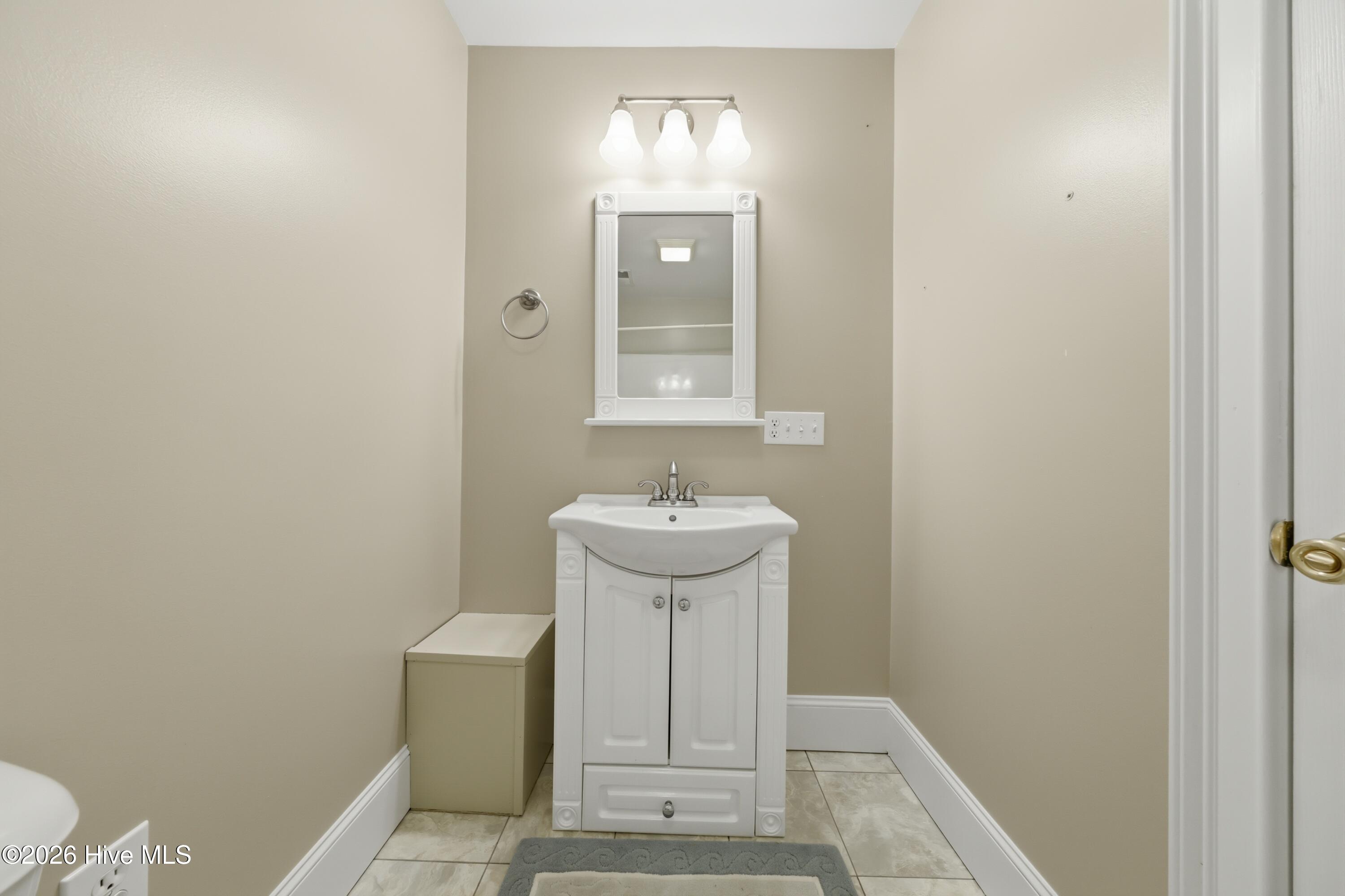 100564679 | Photo 43