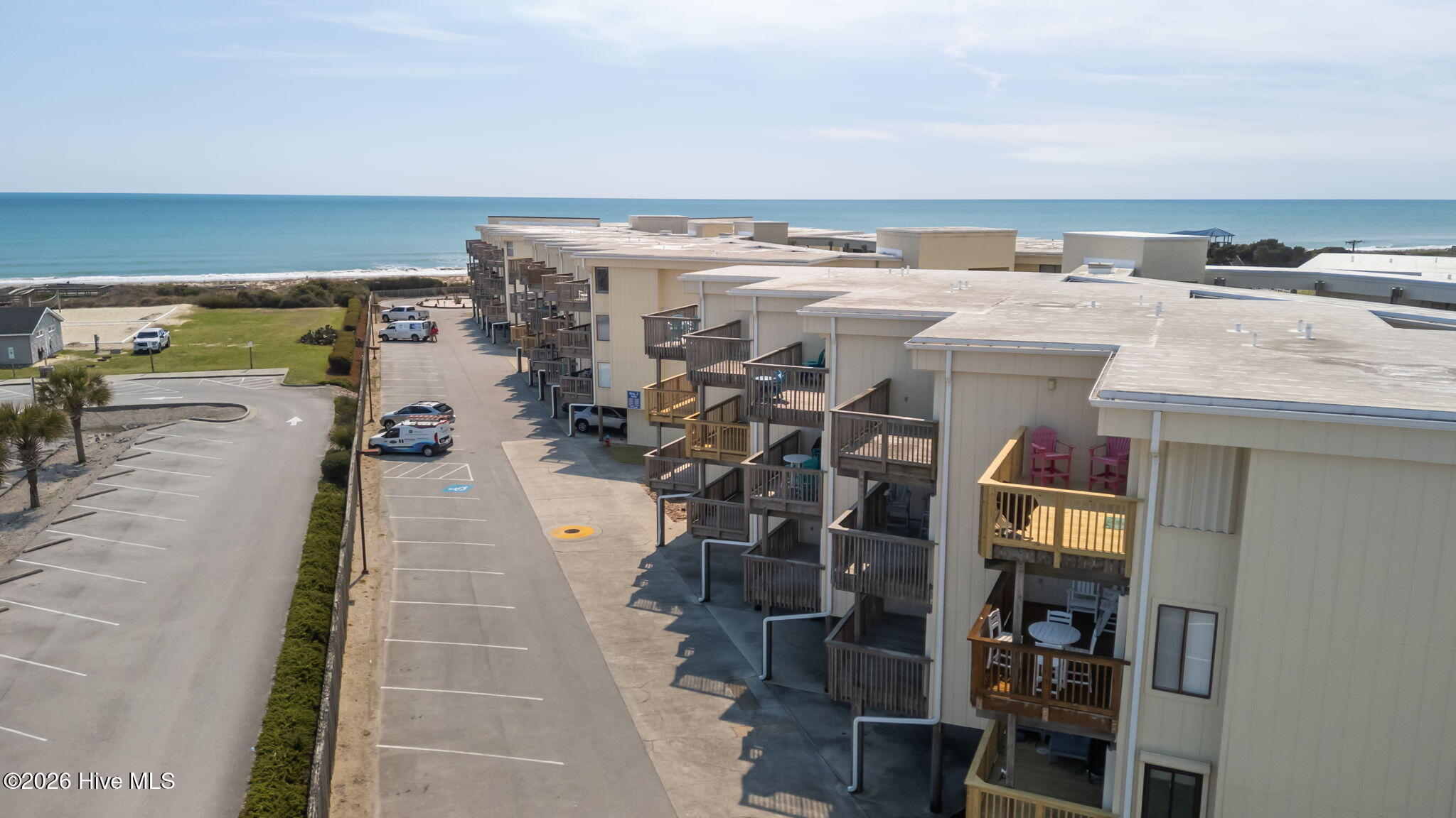 100516051 | Photo 43