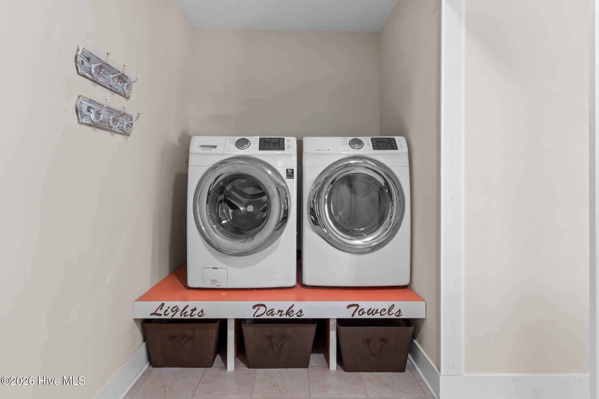 100560331 | Photo 35