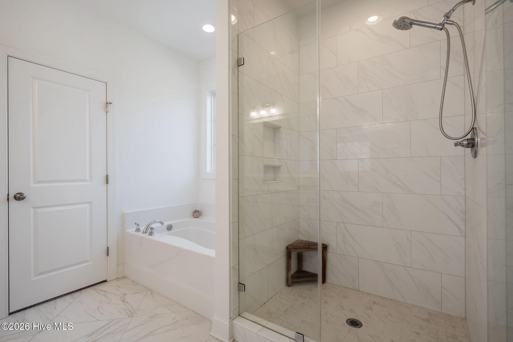 100552740 | Photo 31