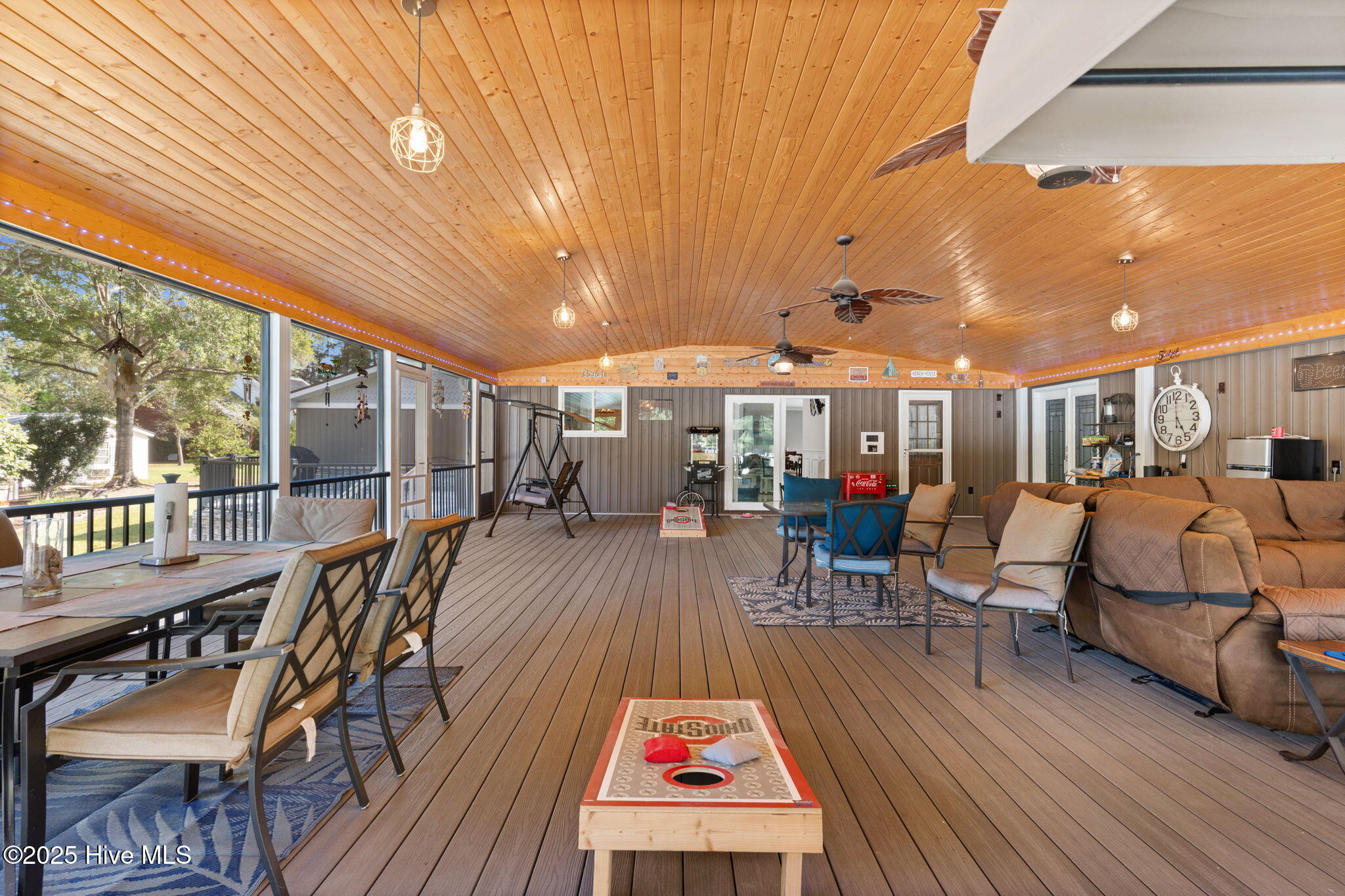 100532897 | Photo 54