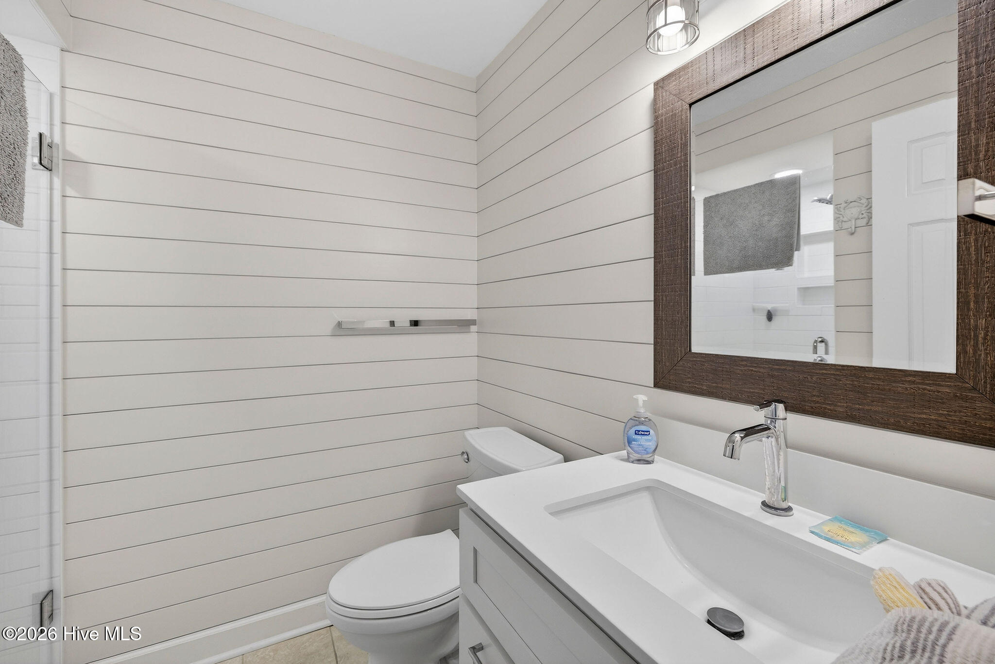 100549850 | Photo 21