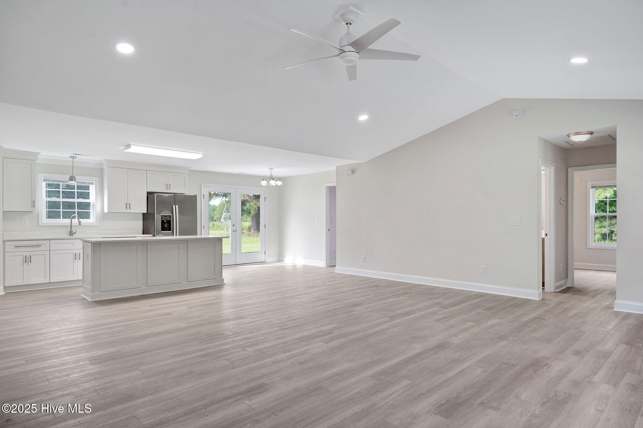 102 Kyle Herring Drive, Teachey, NC 28464 – photo 6: 102kyleherring5
