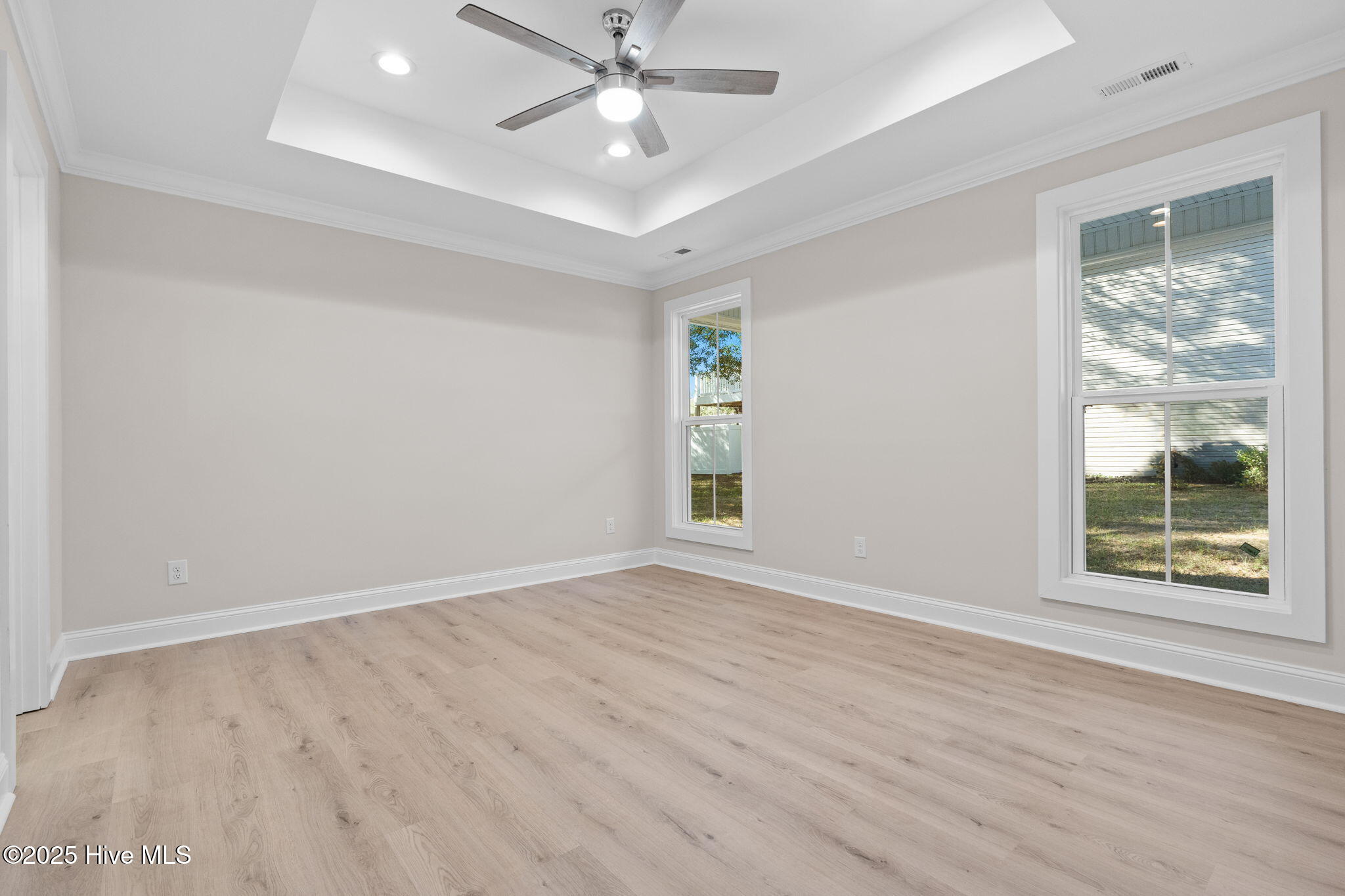 100540821 | Photo 23