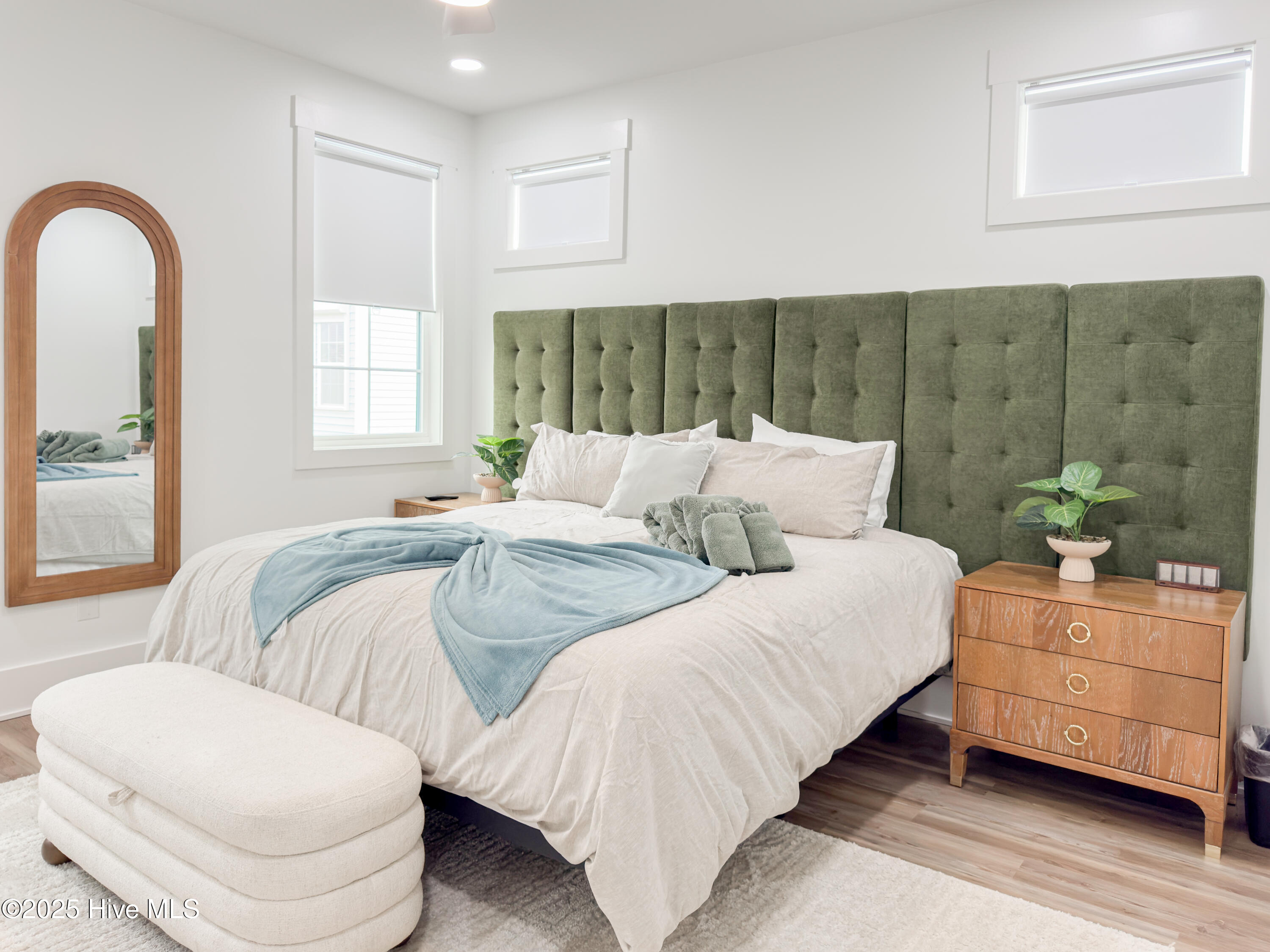 100537870 | Photo 41