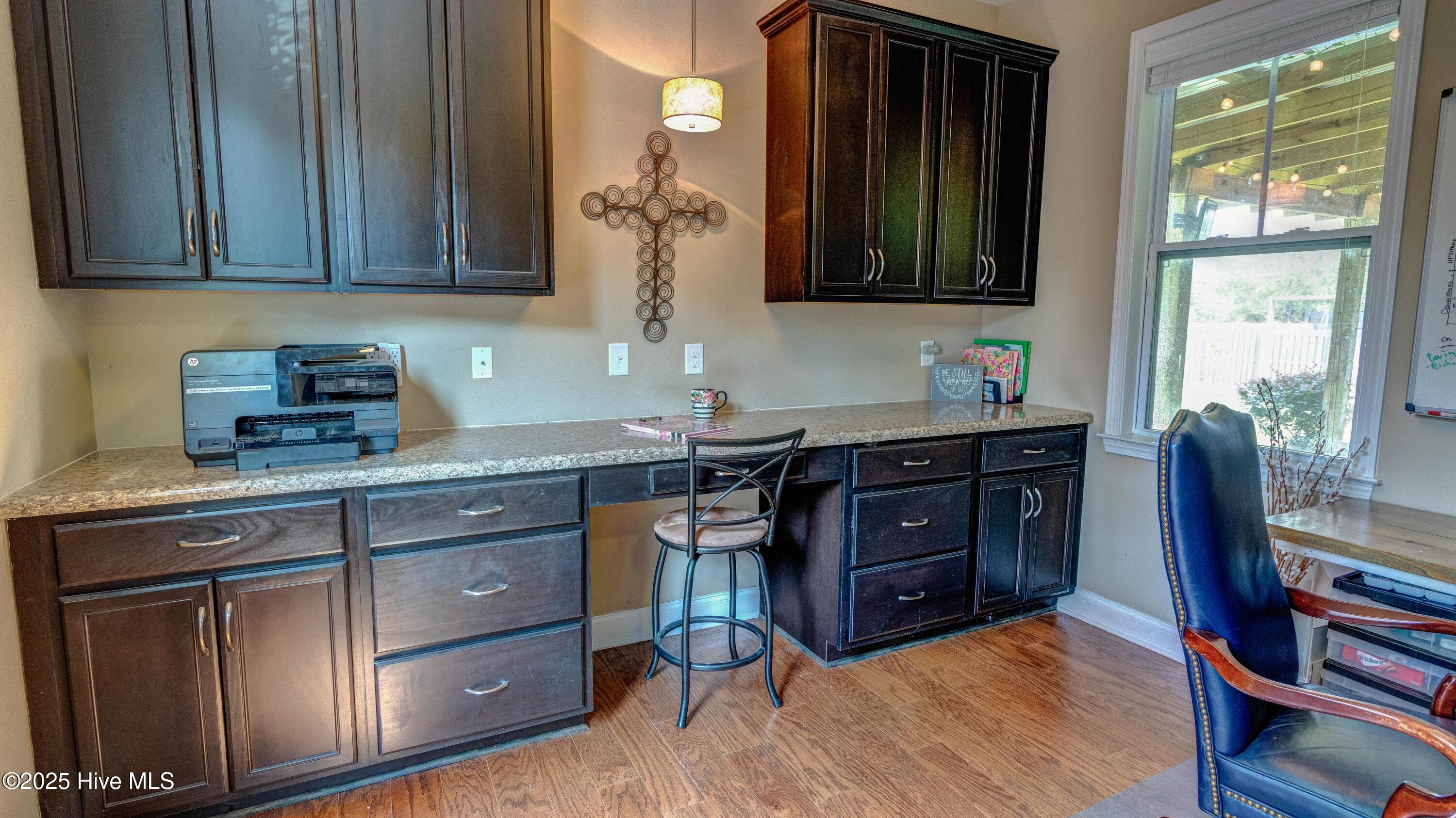 100540832 | Photo 17