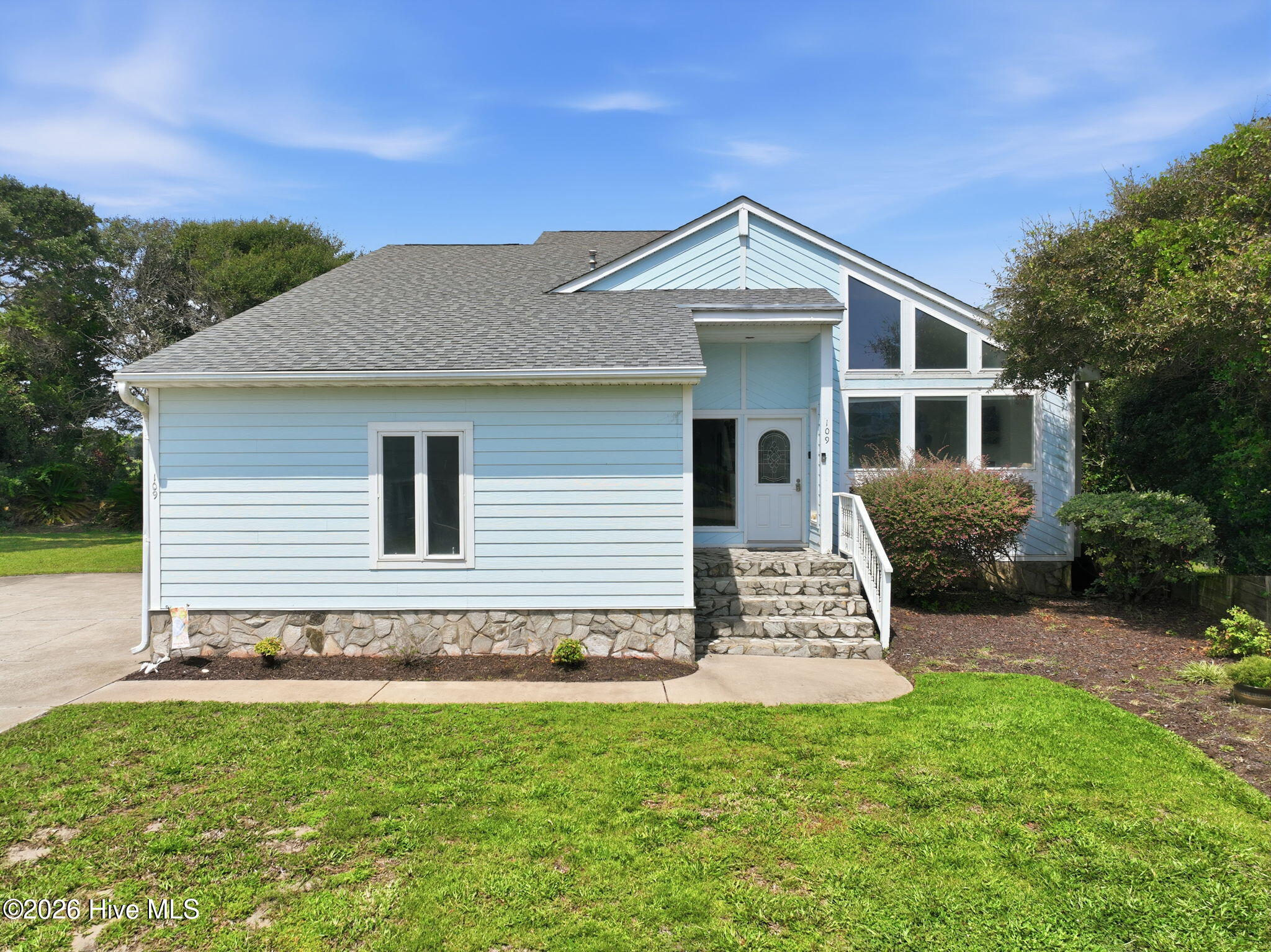 109 Oakleaf, Pine Knoll Shores, North Carolina, 3 Bedroom Bedrooms, 7 Room Rooms,3 BathroomBathrooms,Single family residence,For sale,Oakleaf,100598267