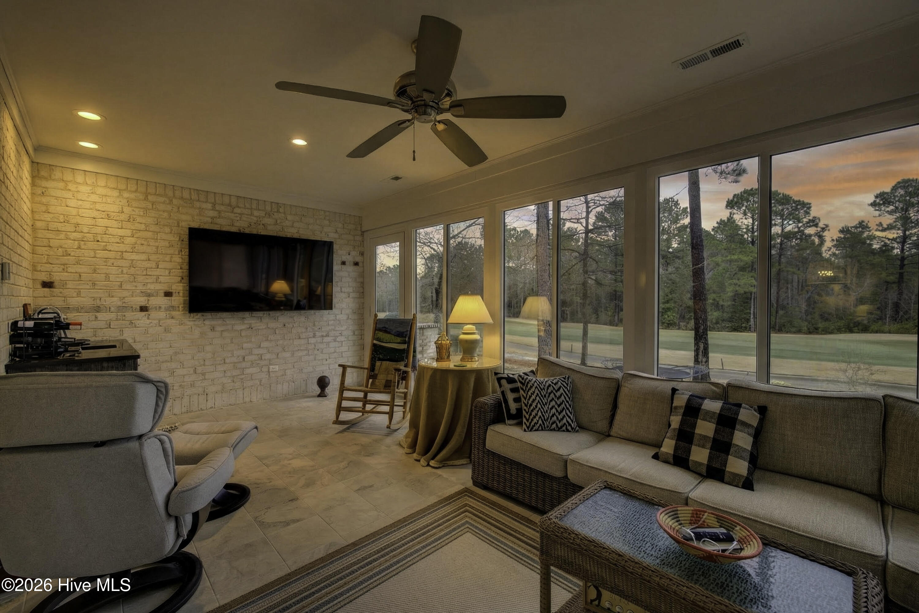 100551916 | Photo 41