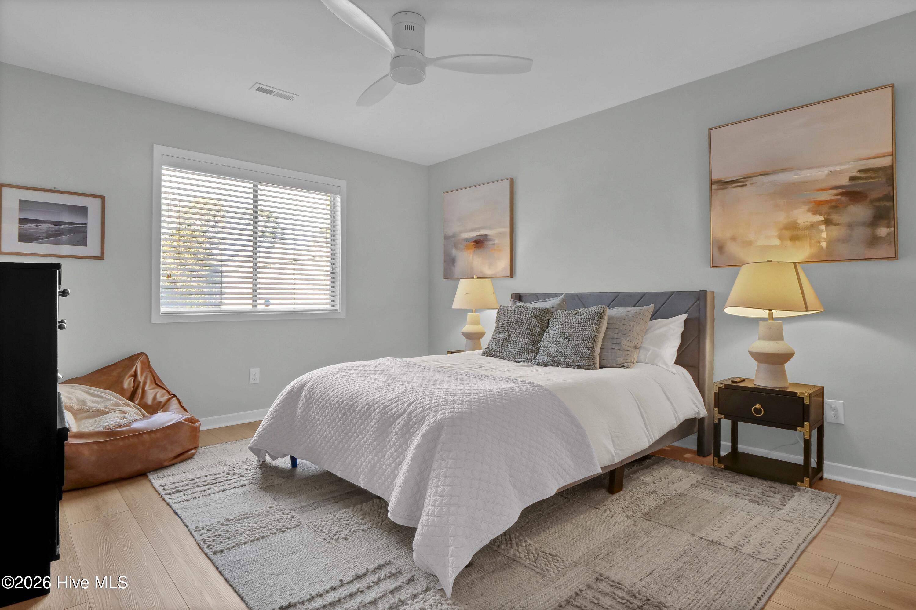 100562234 | Photo 14