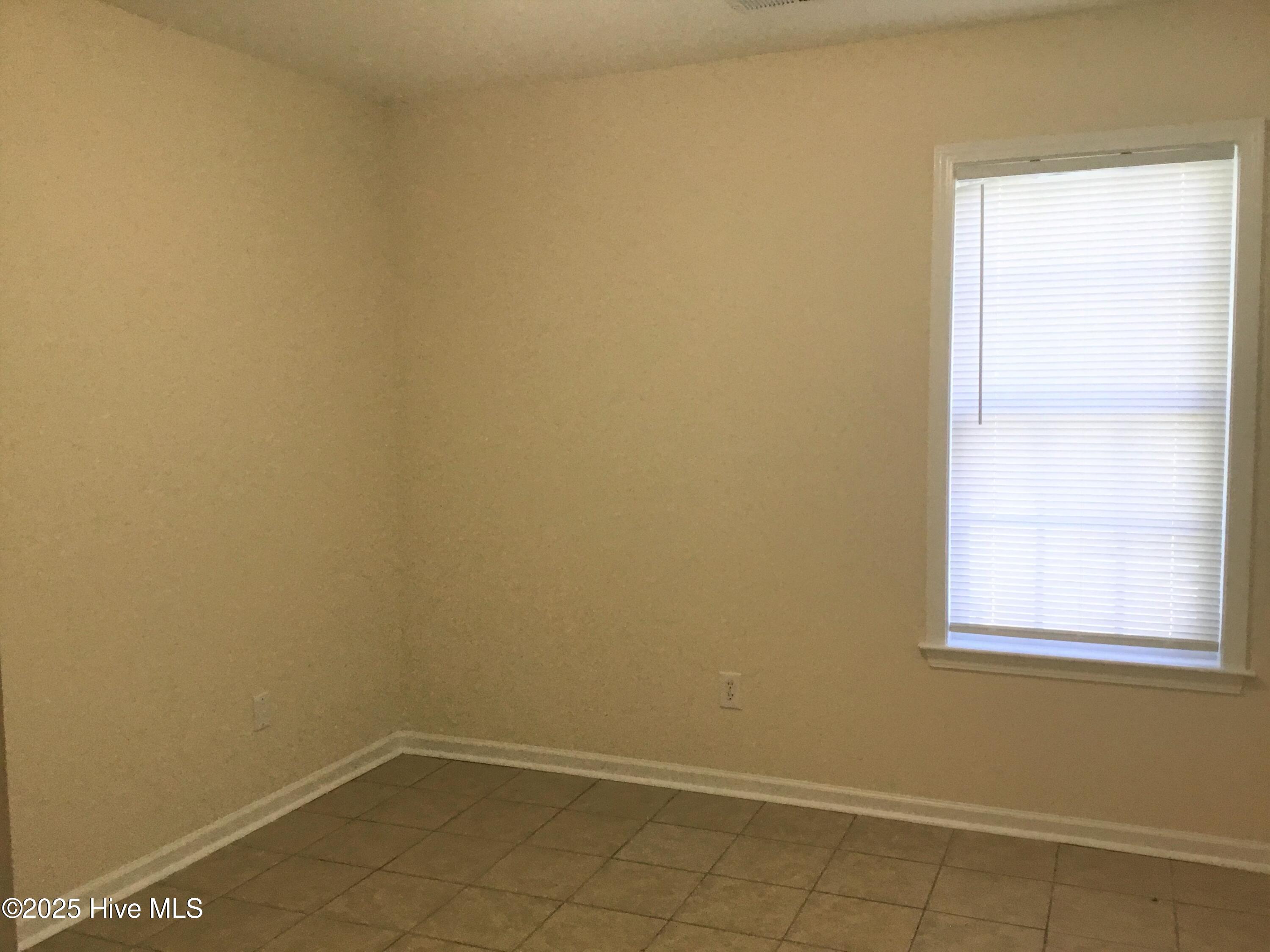 100540495 | Photo 12