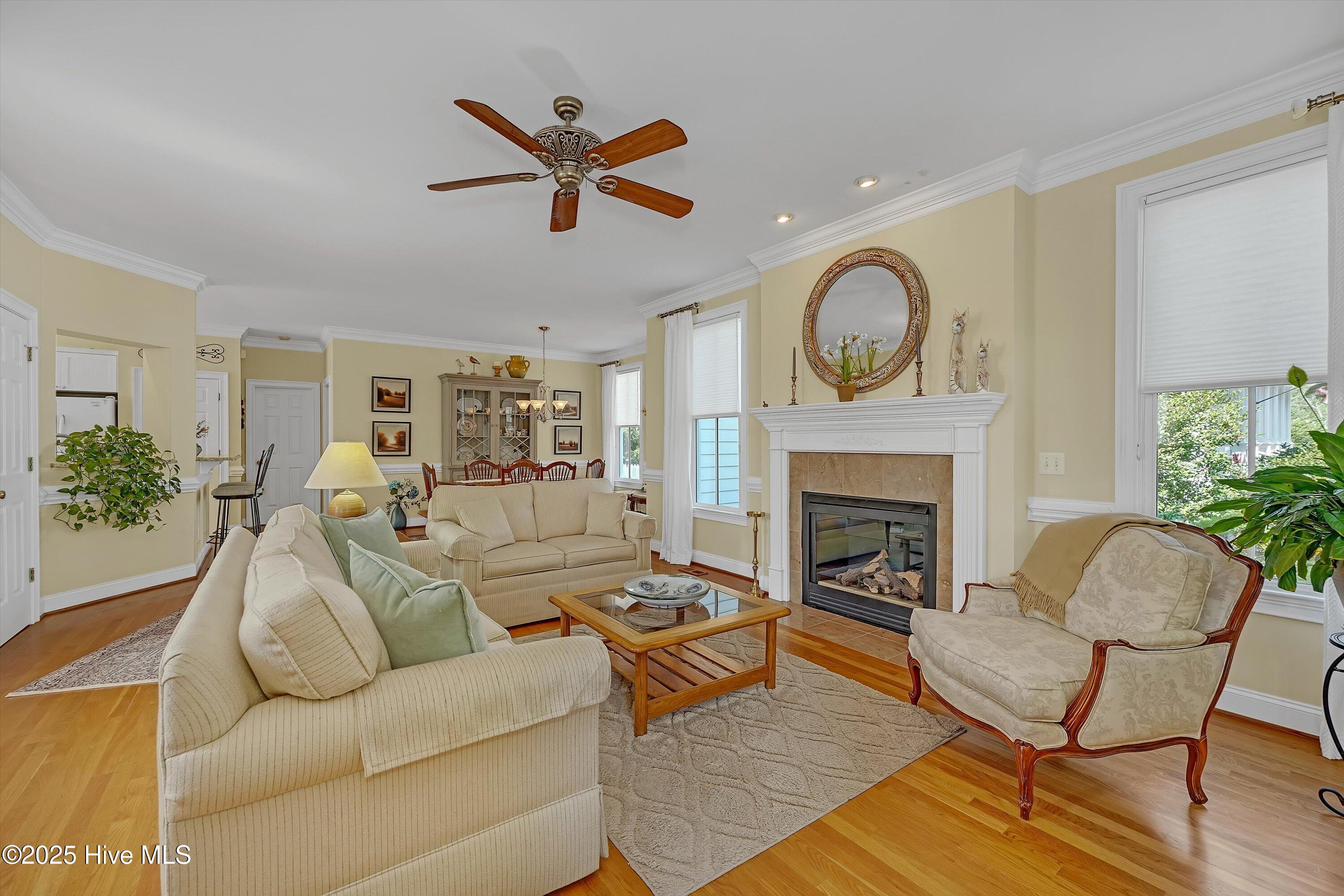 100521438 | Photo 11