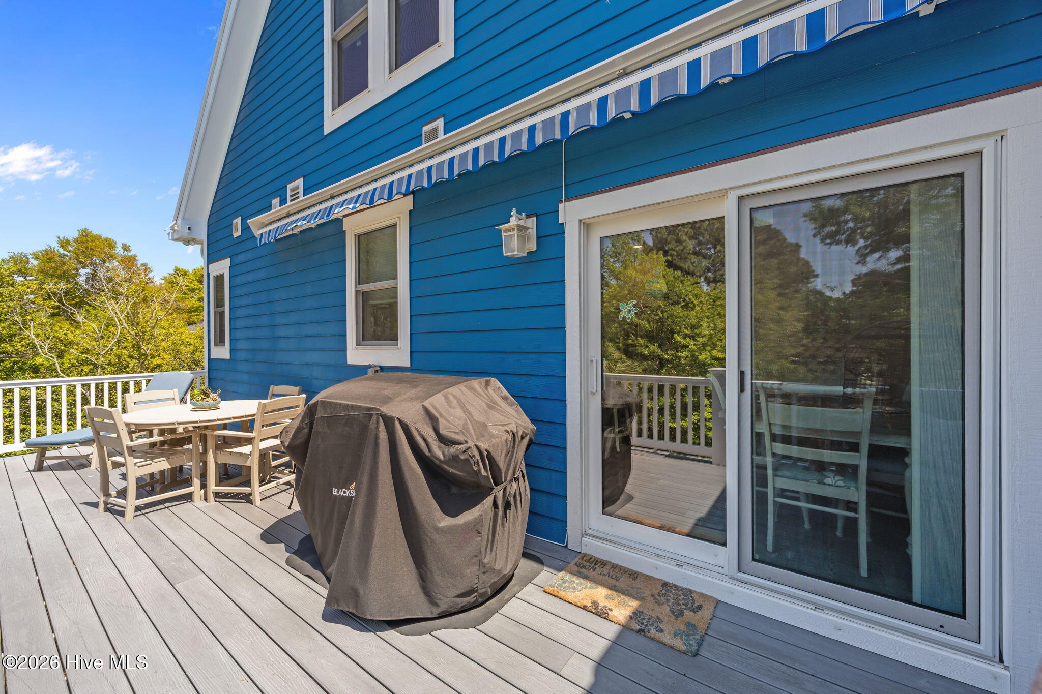 100567463 | Photo 64