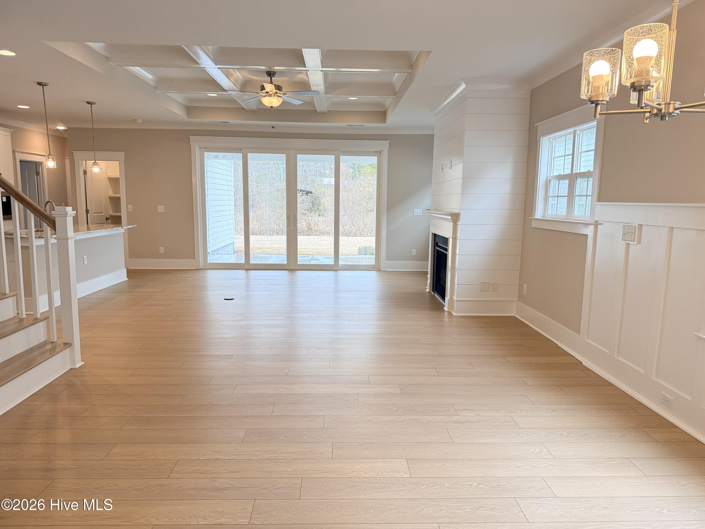 100553977 | Photo 17