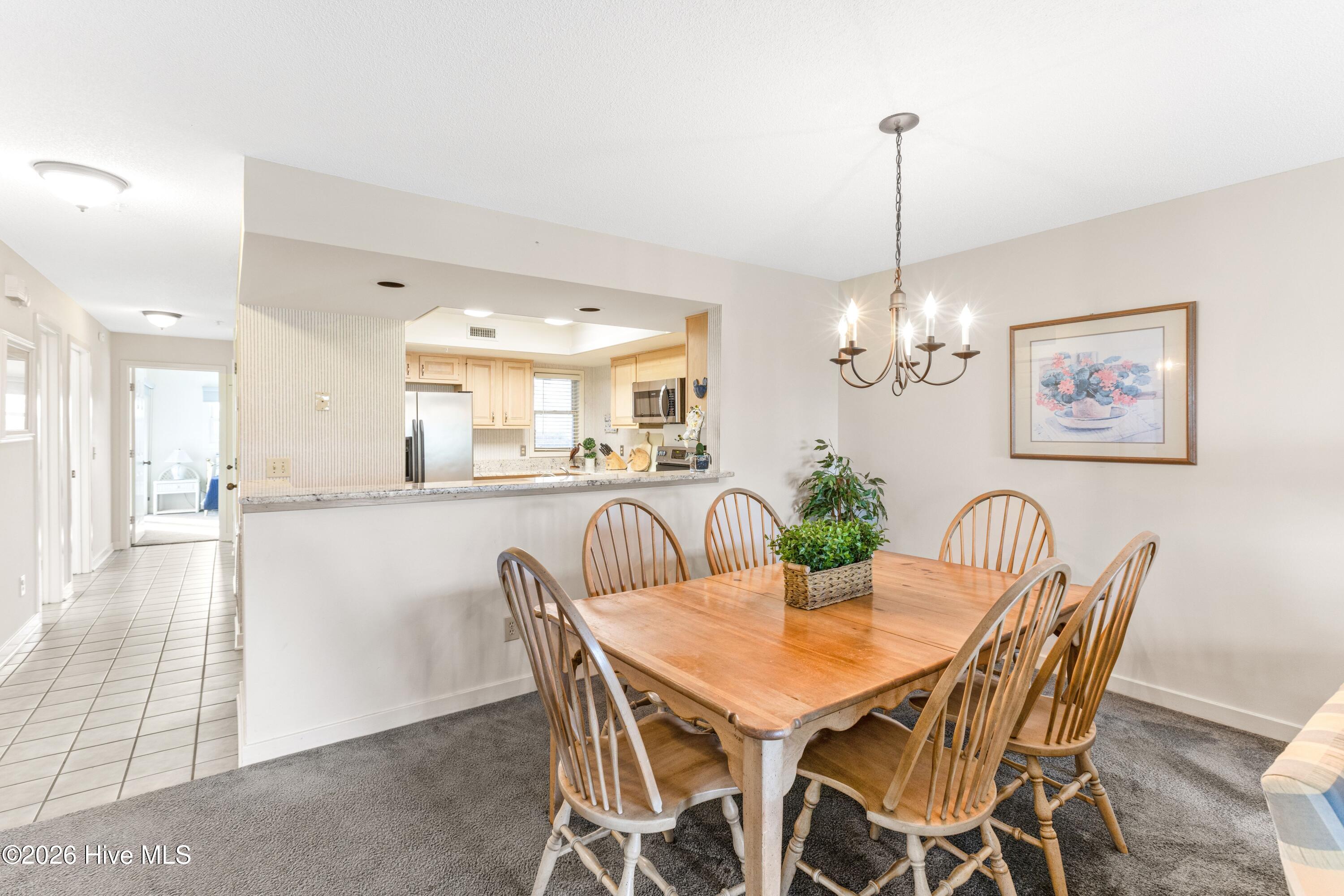 100549677 | Photo 16