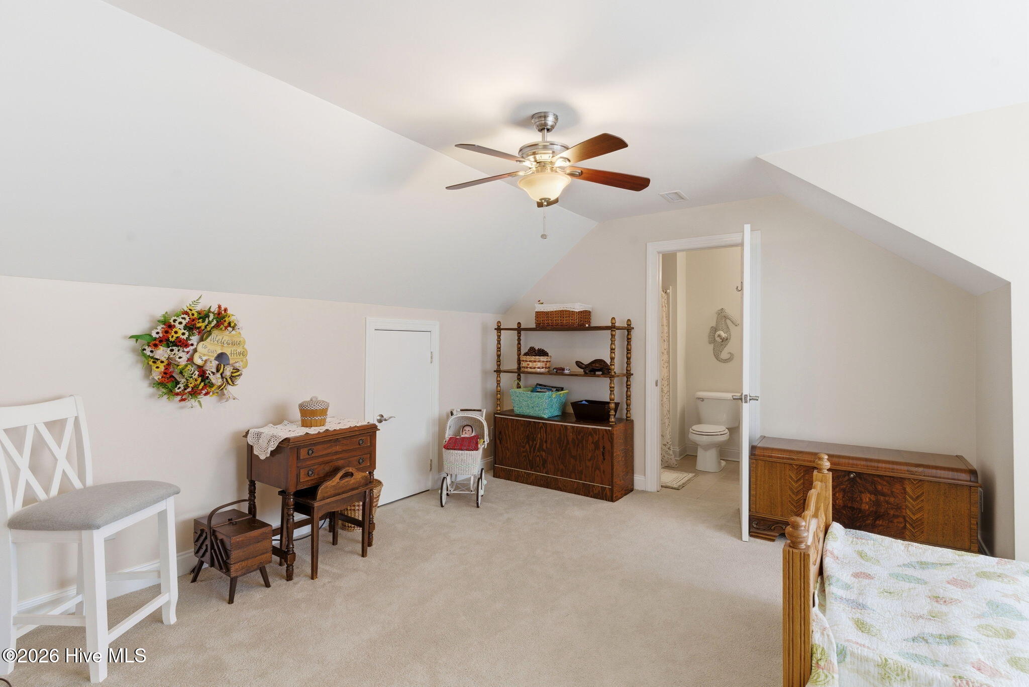 100569459 | Photo 33