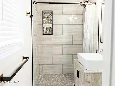 100541445 | Photo 23