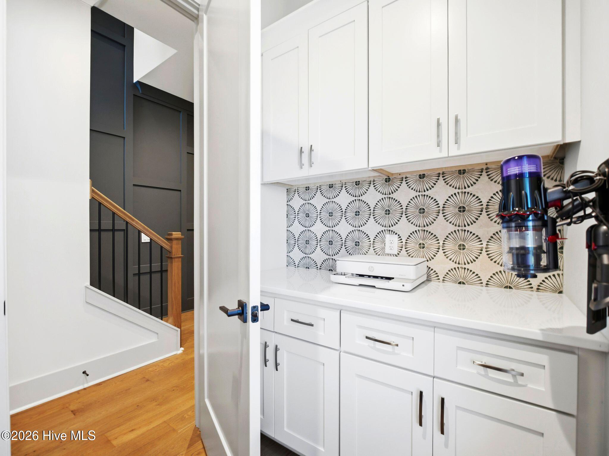 100569019 | Photo 43