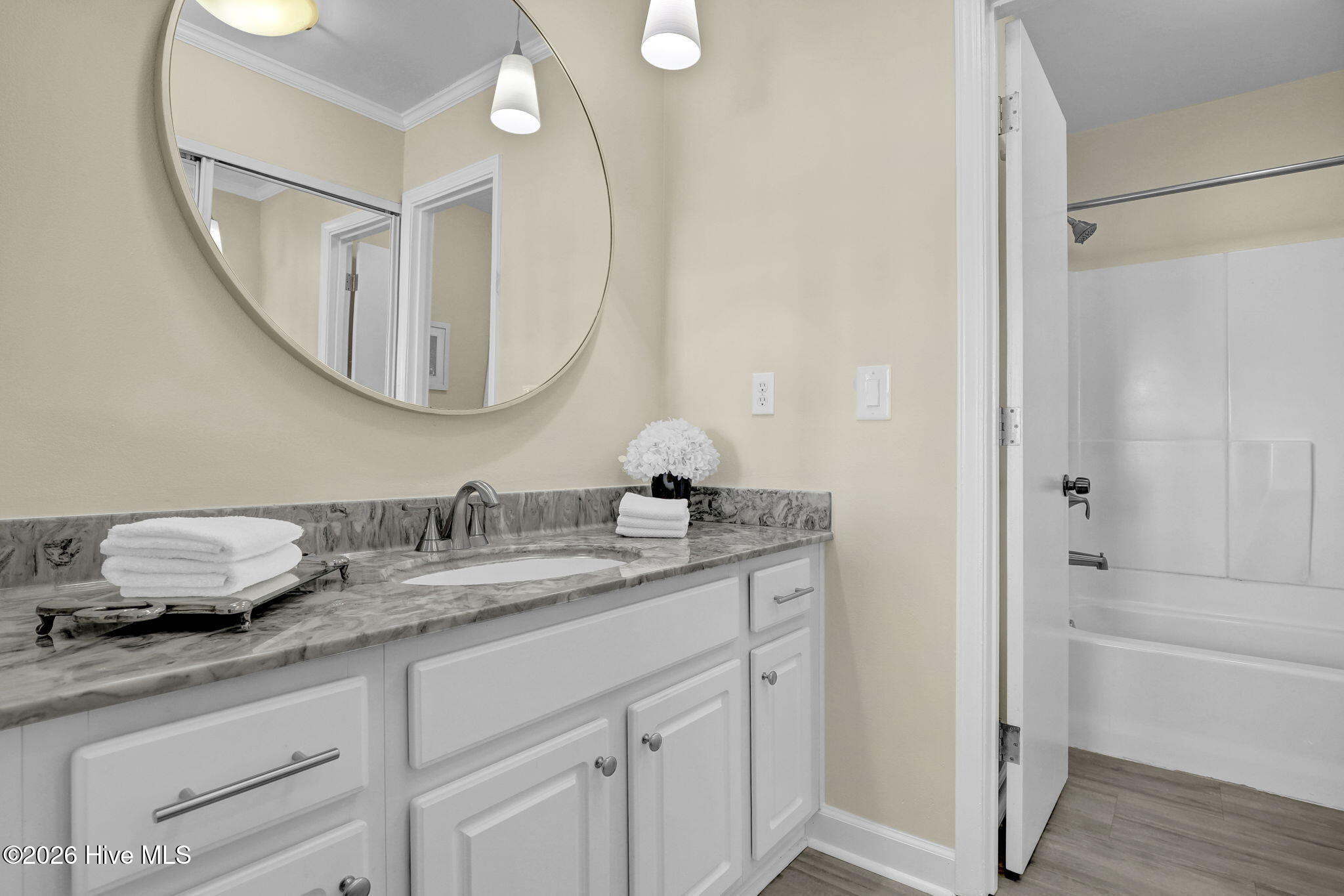 100548180 | Photo 17