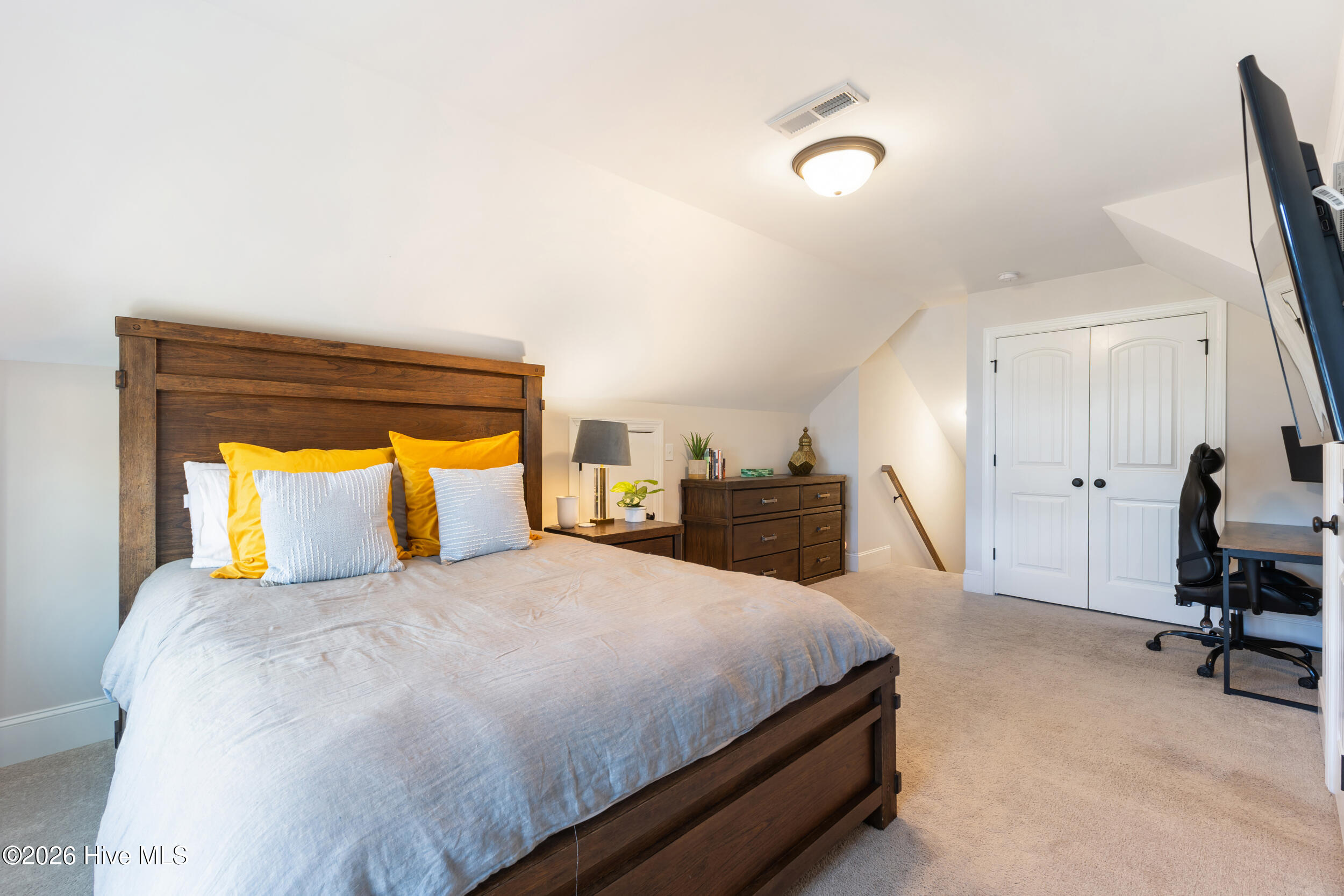 100545228 | Photo 32