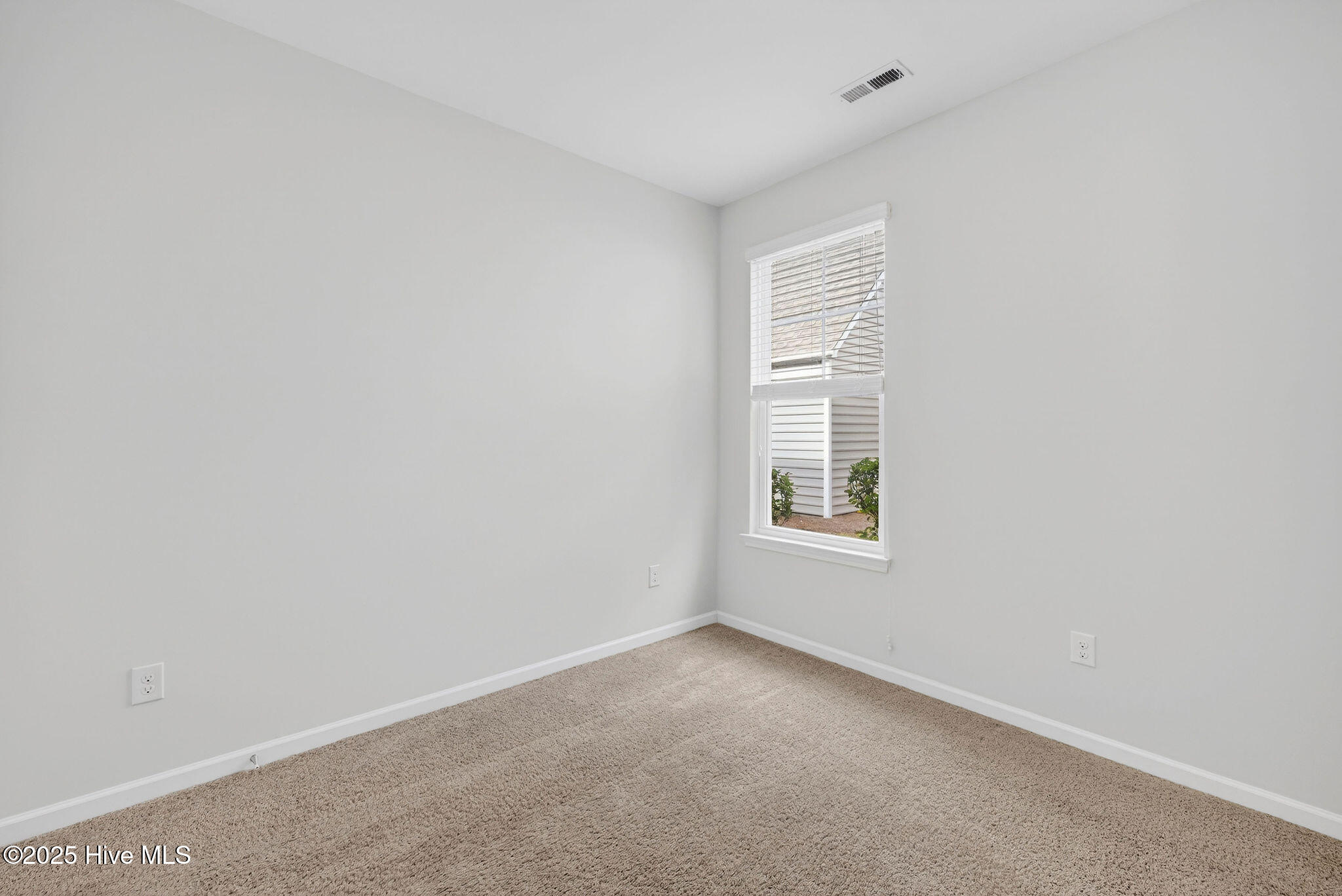 100545229 | Photo 27