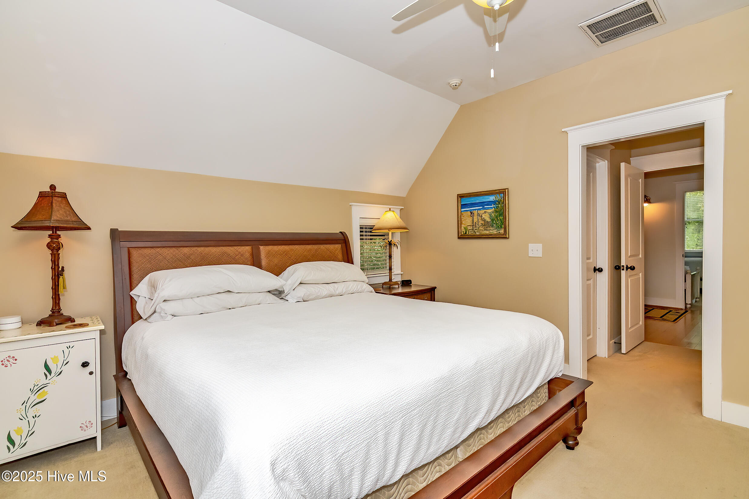 100528350 | Photo 17