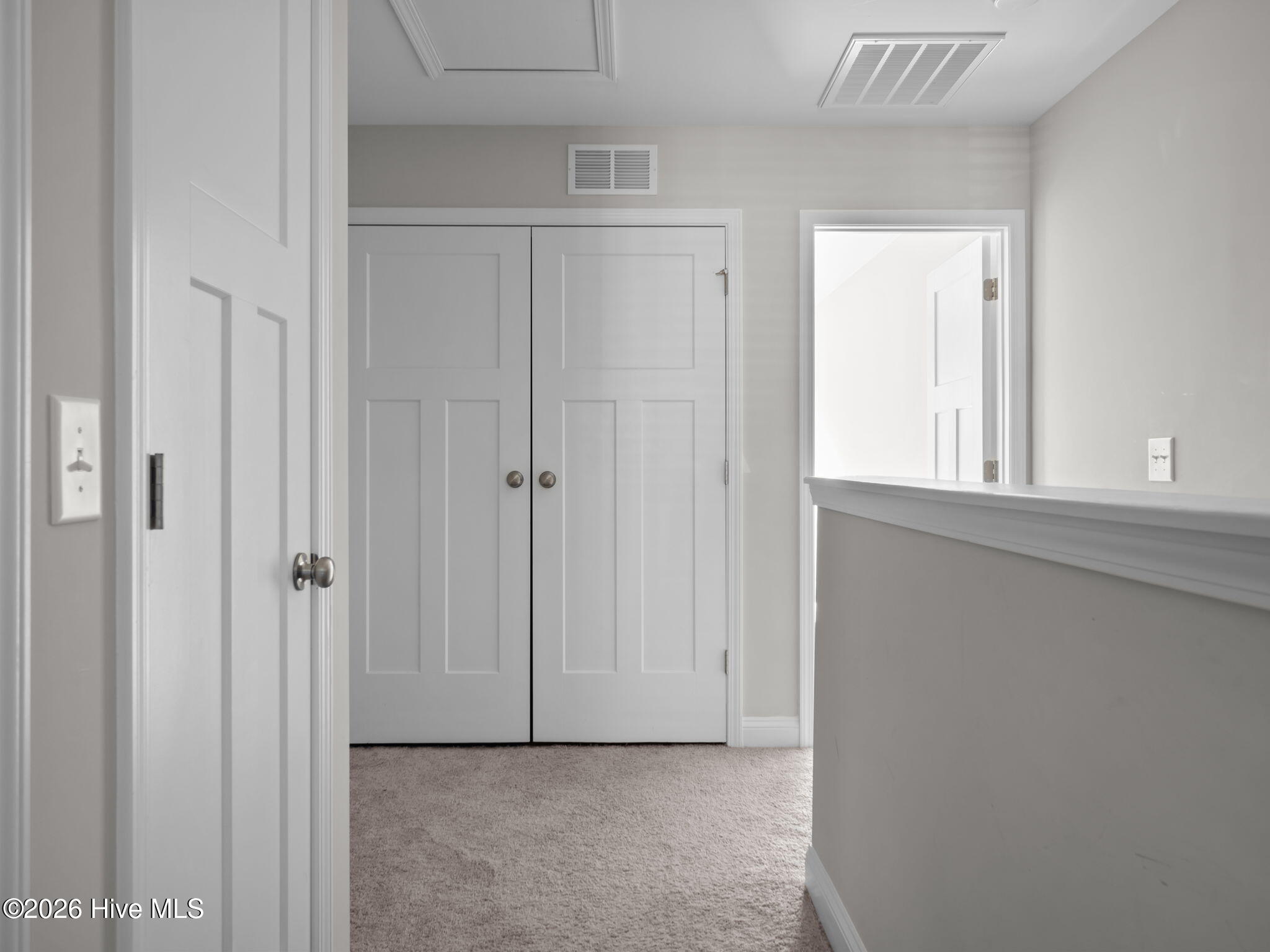 100555227 | Photo 19